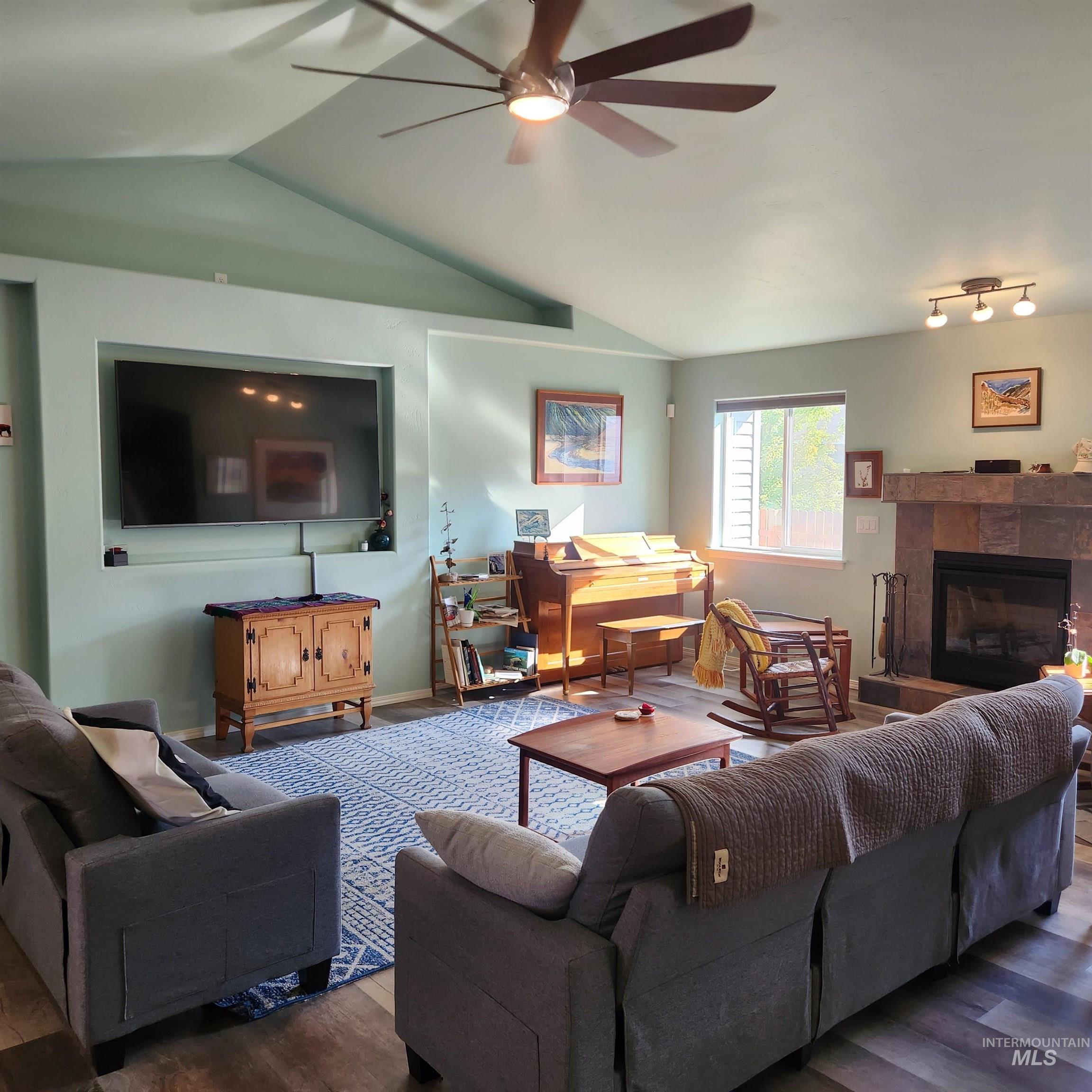 1536 Marie, Gooding, Idaho 83330, 3 Bedrooms, 3 Bathrooms, Residential For Sale, Price $439,500,MLS 98996899