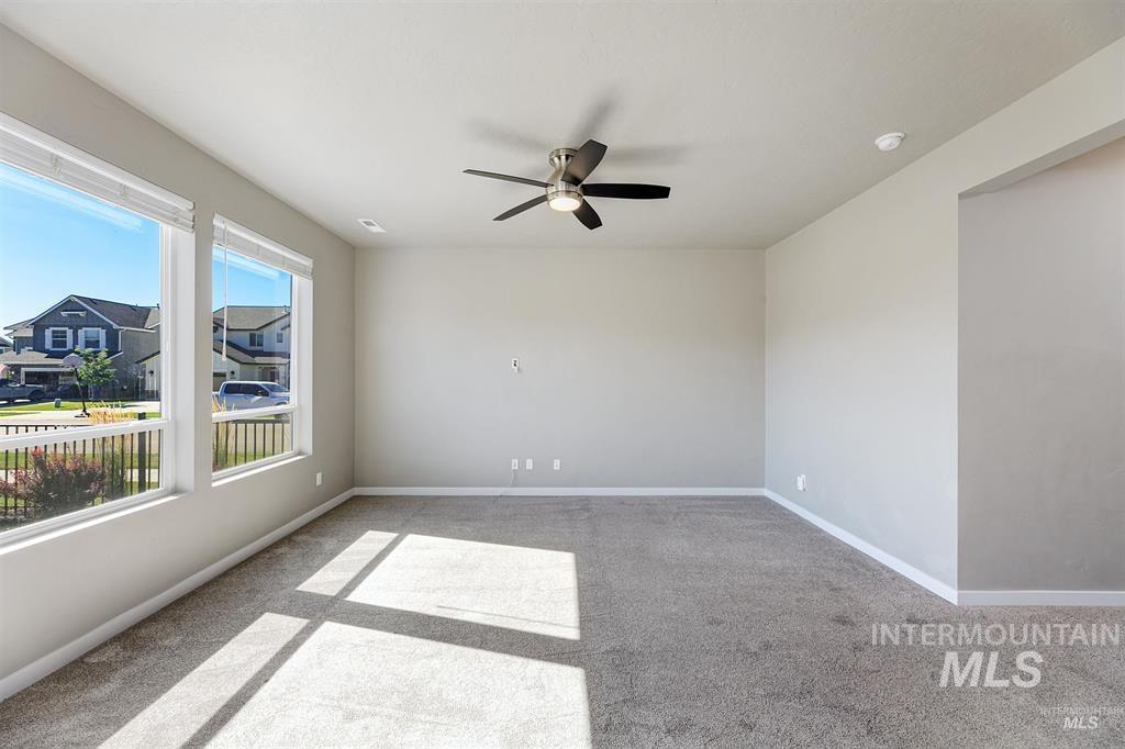 190 N Wooddale Ave, Eagle, Idaho 83616, 3 Bedrooms, 2.5 Bathrooms, Residential For Sale, Price $550,000,MLS 98996902