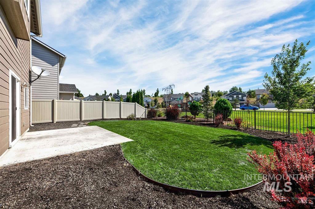 190 N Wooddale Ave, Eagle, Idaho 83616, 3 Bedrooms, 2.5 Bathrooms, Residential For Sale, Price $550,000,MLS 98996902