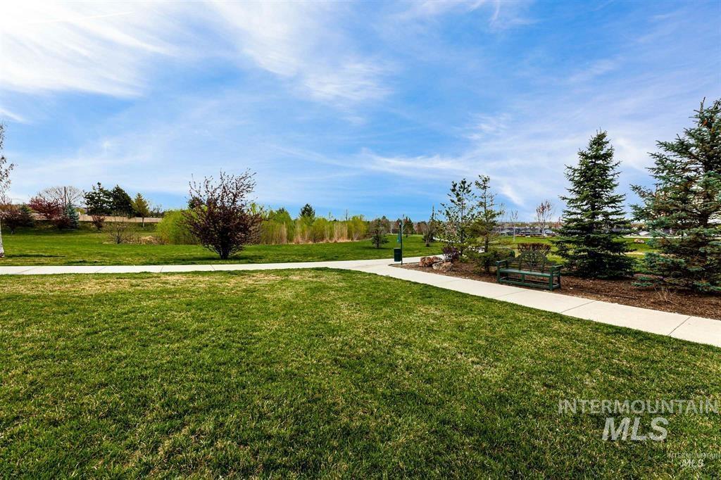 190 N Wooddale Ave, Eagle, Idaho 83616, 3 Bedrooms, 2.5 Bathrooms, Residential For Sale, Price $550,000,MLS 98996902