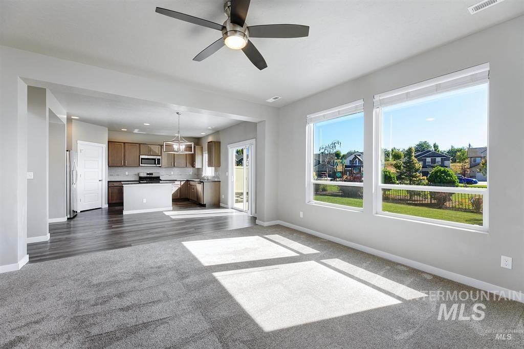 190 N Wooddale Ave, Eagle, Idaho 83616, 3 Bedrooms, 2.5 Bathrooms, Residential For Sale, Price $550,000,MLS 98996902