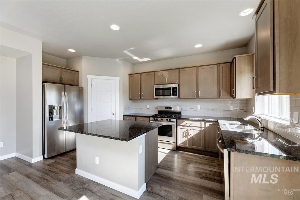 190 N Wooddale Ave, Eagle, Idaho 83616, 3 Bedrooms, 2.5 Bathrooms, Residential For Sale, Price $550,000,MLS 98996902