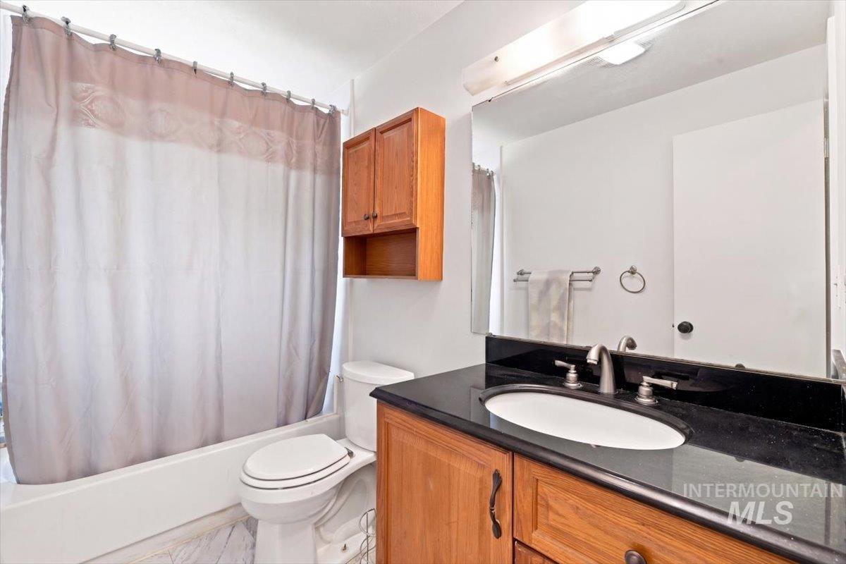 8135 W McMullen St, Boise, Idaho 83709, 4 Bedrooms, 2 Bathrooms, Residential For Sale, Price $475,000,MLS 98996903