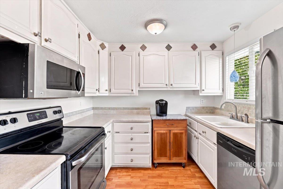8135 W McMullen St, Boise, Idaho 83709, 4 Bedrooms, 2 Bathrooms, Residential For Sale, Price $475,000,MLS 98996903