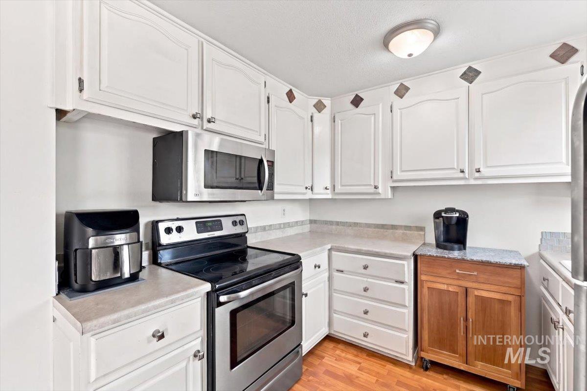 8135 W McMullen St, Boise, Idaho 83709, 4 Bedrooms, 2 Bathrooms, Residential For Sale, Price $475,000,MLS 98996903