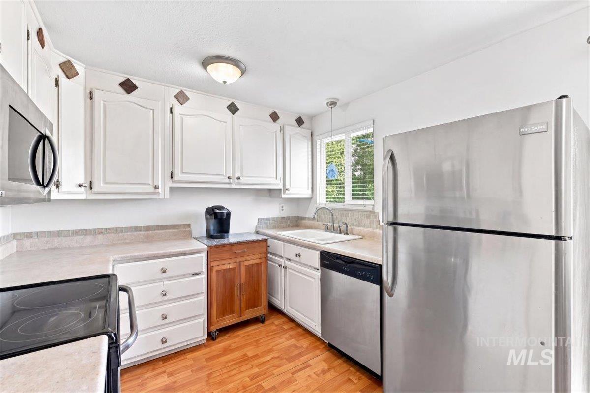 8135 W McMullen St, Boise, Idaho 83709, 4 Bedrooms, 2 Bathrooms, Residential For Sale, Price $475,000,MLS 98996903