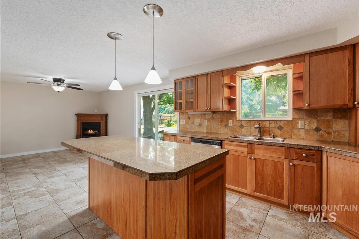 7505 W Snohomish St, Boise, Idaho 83709, 3 Bedrooms, 2 Bathrooms, Residential For Sale, Price $414,900,MLS 98996906