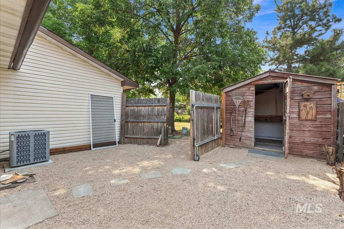 7505 W Snohomish St, Boise, Idaho 83709, 3 Bedrooms, 2 Bathrooms, Residential For Sale, Price $414,900,MLS 98996906