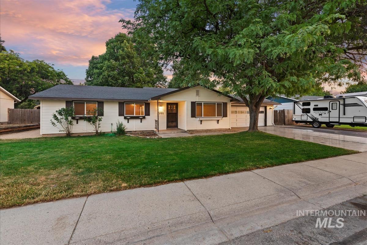 7505 W Snohomish St, Boise, Idaho 83709, 3 Bedrooms, 2 Bathrooms, Residential For Sale, Price $414,900,MLS 98996906