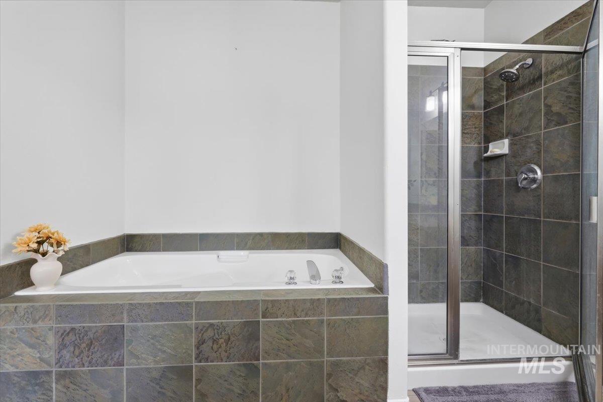11650 Willis Dr, Middleton, Idaho 83644, 3 Bedrooms, 2 Bathrooms, Residential For Sale, Price $1,190,000,MLS 98996911