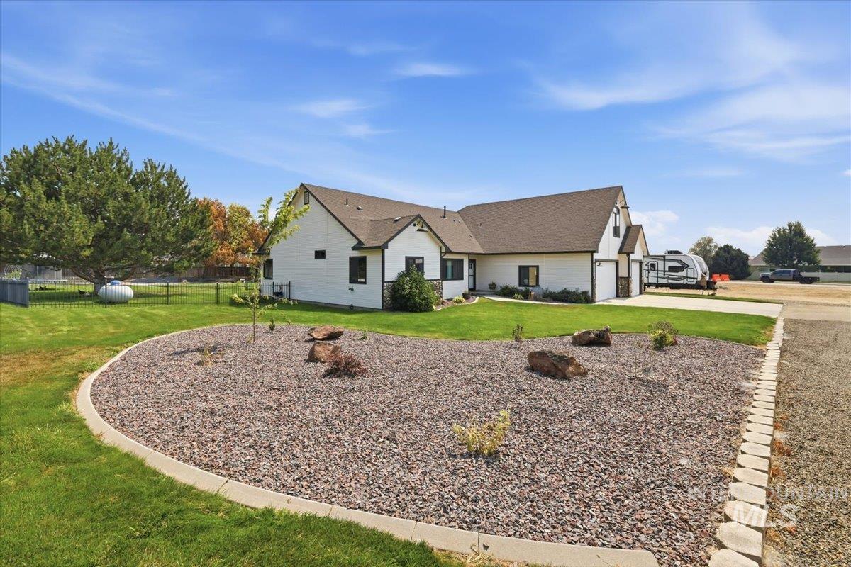 11650 Willis Dr, Middleton, Idaho 83644, 3 Bedrooms, 2 Bathrooms, Residential For Sale, Price $1,190,000,MLS 98996911