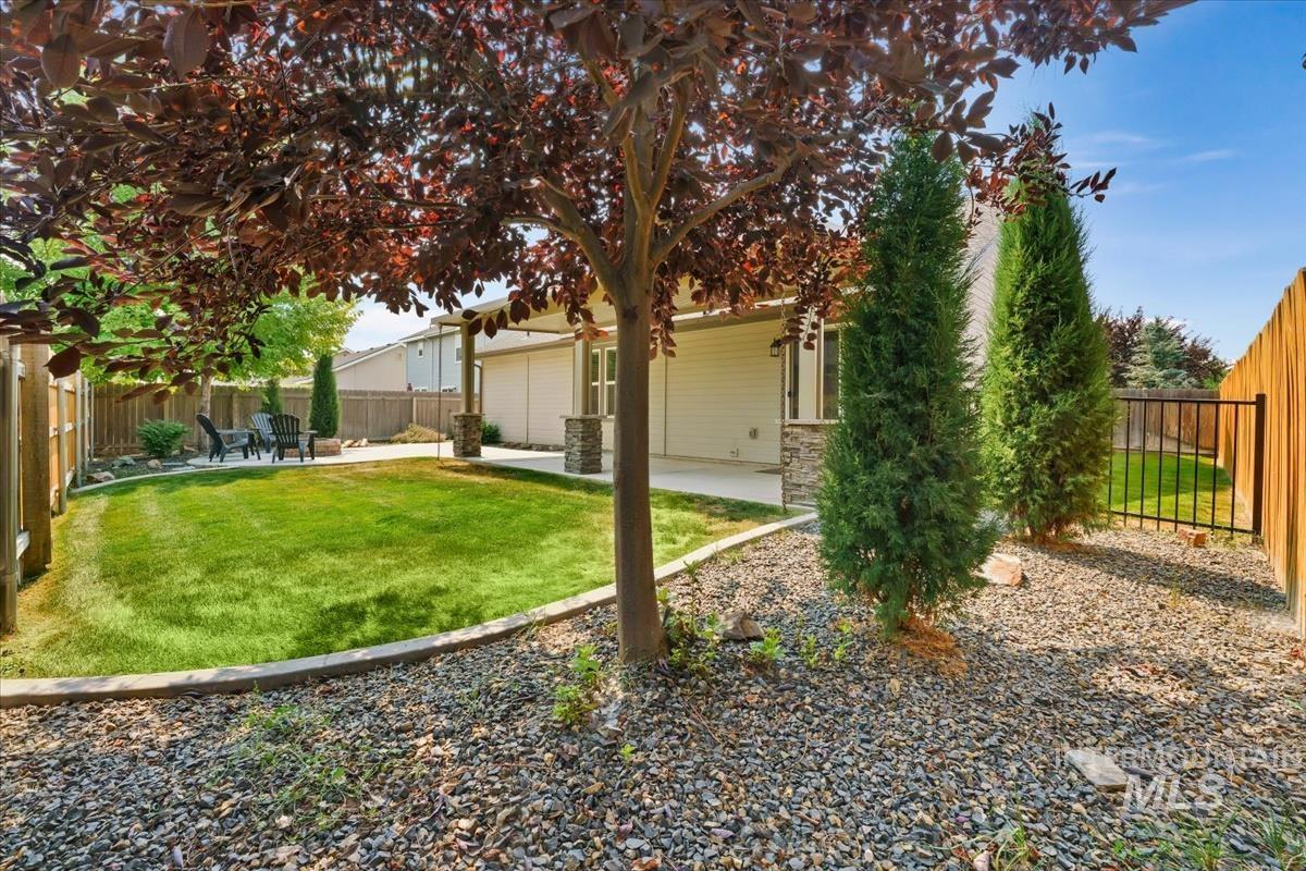 2264 N Greenville Ave, Kuna, Idaho 83634, 3 Bedrooms, 2 Bathrooms, Residential For Sale, Price $435,000,MLS 98996912