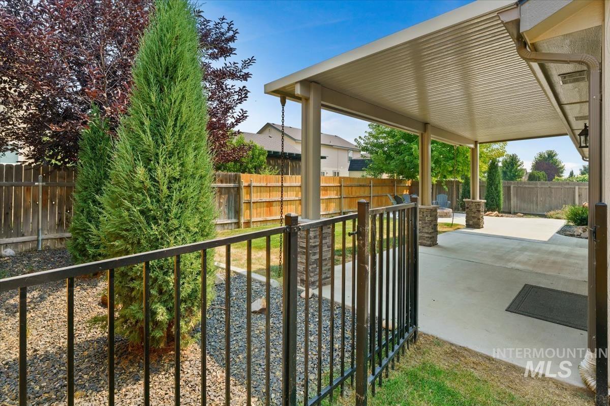 2264 N Greenville Ave, Kuna, Idaho 83634, 3 Bedrooms, 2 Bathrooms, Residential For Sale, Price $435,000,MLS 98996912