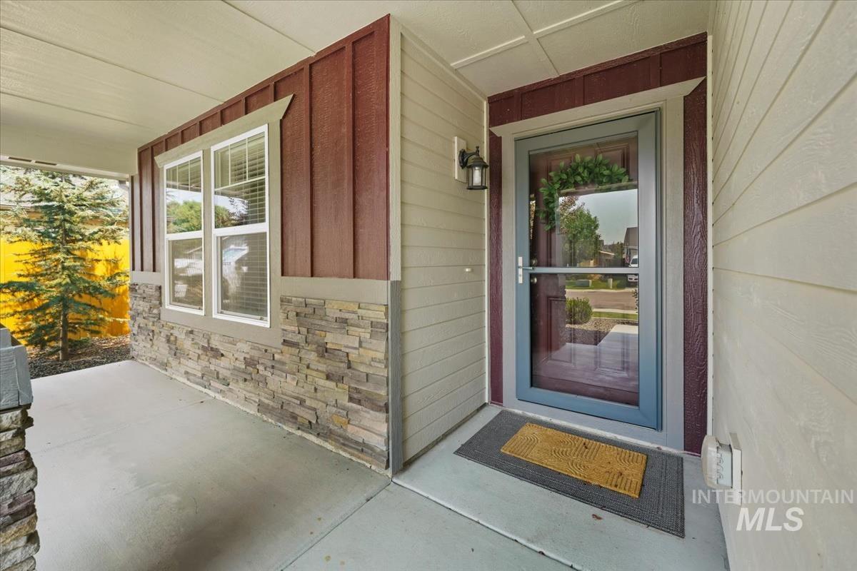 2264 N Greenville Ave, Kuna, Idaho 83634, 3 Bedrooms, 2 Bathrooms, Residential For Sale, Price $435,000,MLS 98996912