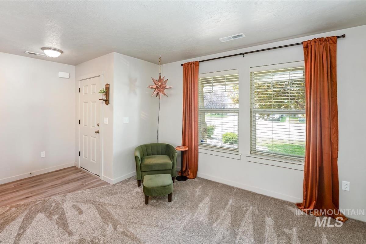 2264 N Greenville Ave, Kuna, Idaho 83634, 3 Bedrooms, 2 Bathrooms, Residential For Sale, Price $435,000,MLS 98996912