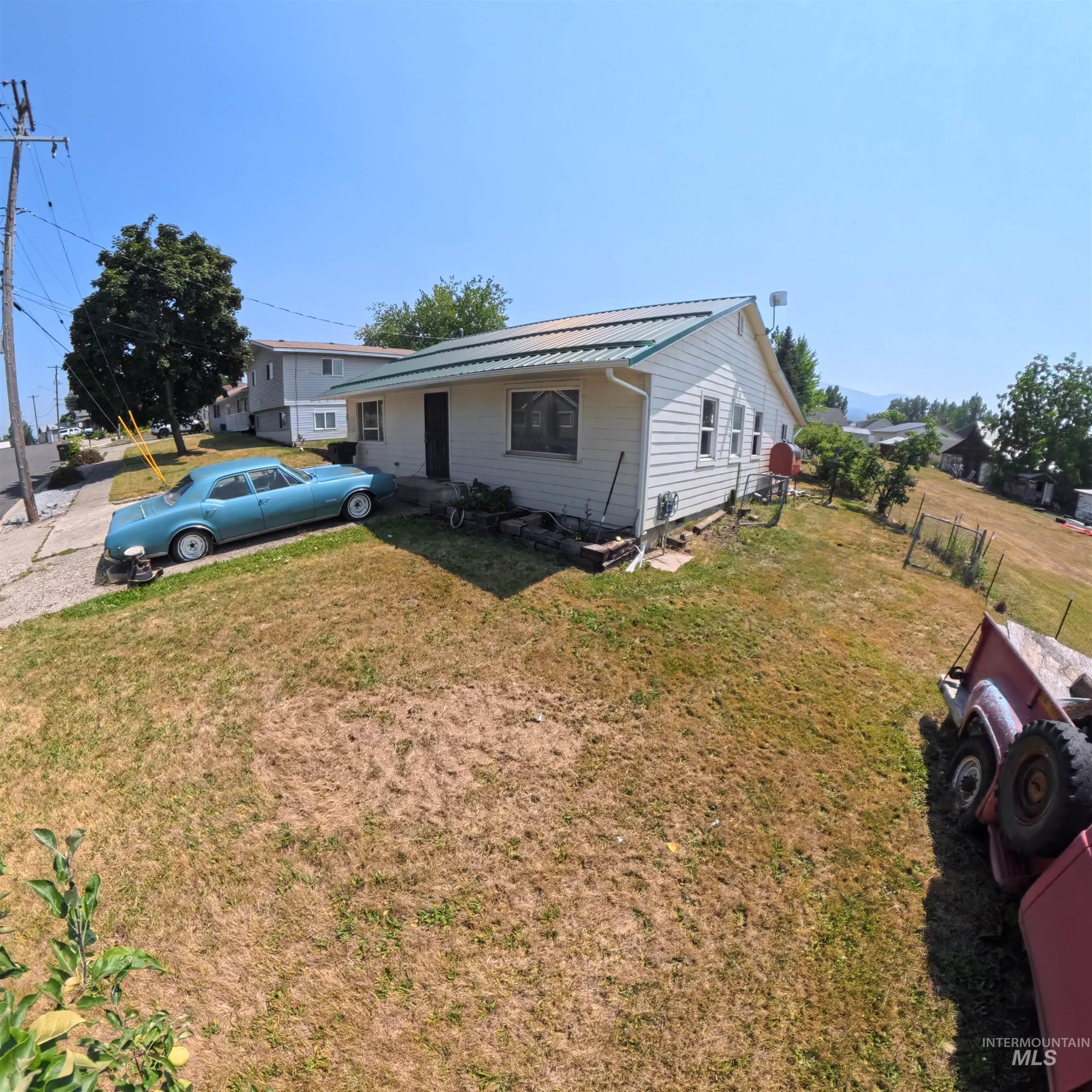 202 E South 7th Street, Grangeville, Idaho 83530, 3 Bedrooms, 2 Bathrooms, Residential For Sale, Price $250,000,MLS 98996915