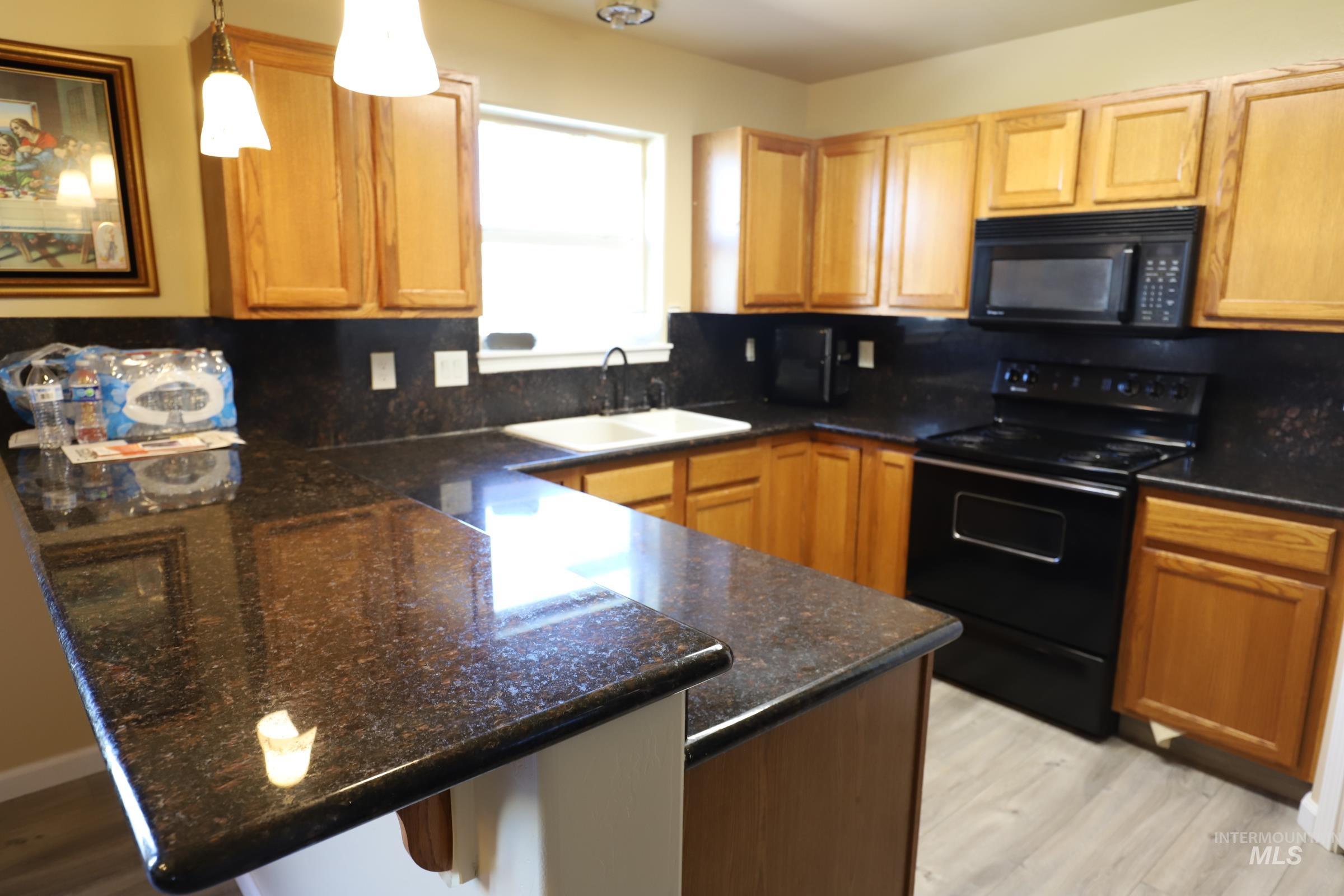842 West 400 South, Heyburn, Idaho 83336, 4 Bedrooms, 2 Bathrooms, Residential For Sale, Price $599,500,MLS 98996916
