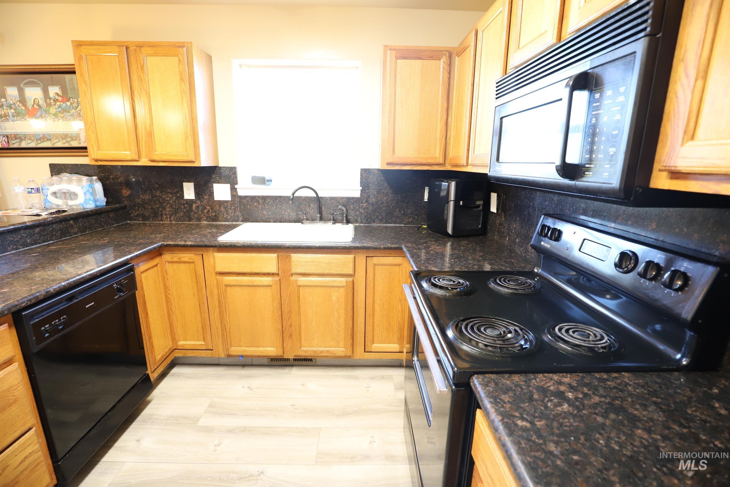 842 West 400 South, Heyburn, Idaho 83336, 4 Bedrooms, 2 Bathrooms, Residential For Sale, Price $599,500,MLS 98996916