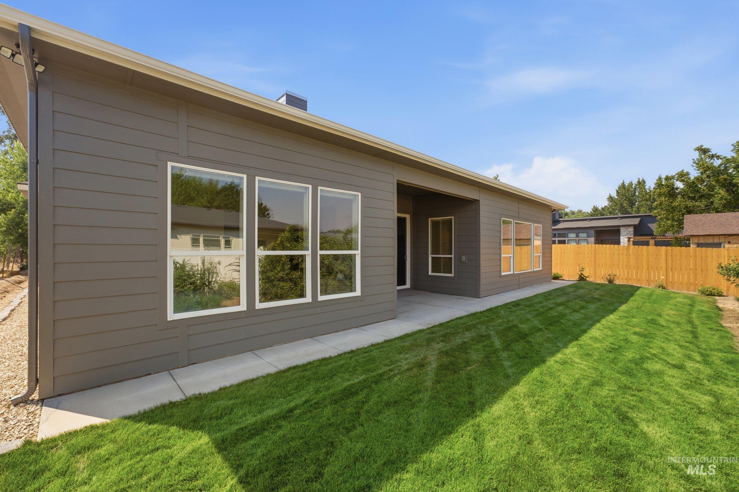 8819 W Holbrook Ave, Boise, Idaho 83704, 5 Bedrooms, 3 Bathrooms, Residential For Sale, Price $899,000,MLS 98996920