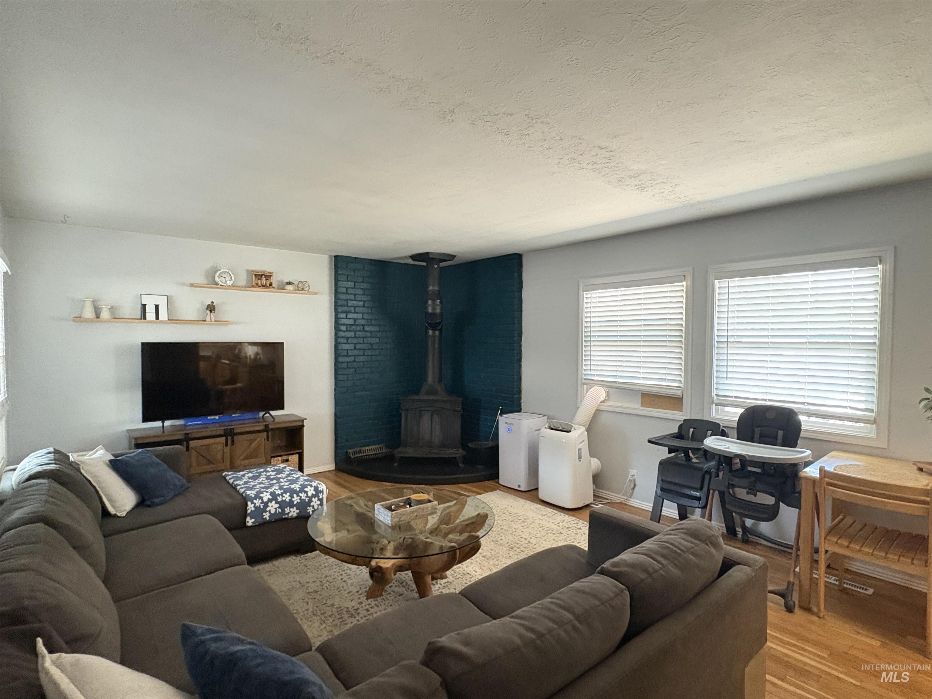 919 NW 2nd Ave, Ontario, Oregon 97914, 3 Bedrooms, 1 Bathroom, Residential For Sale, Price $308,000,MLS 98996924
