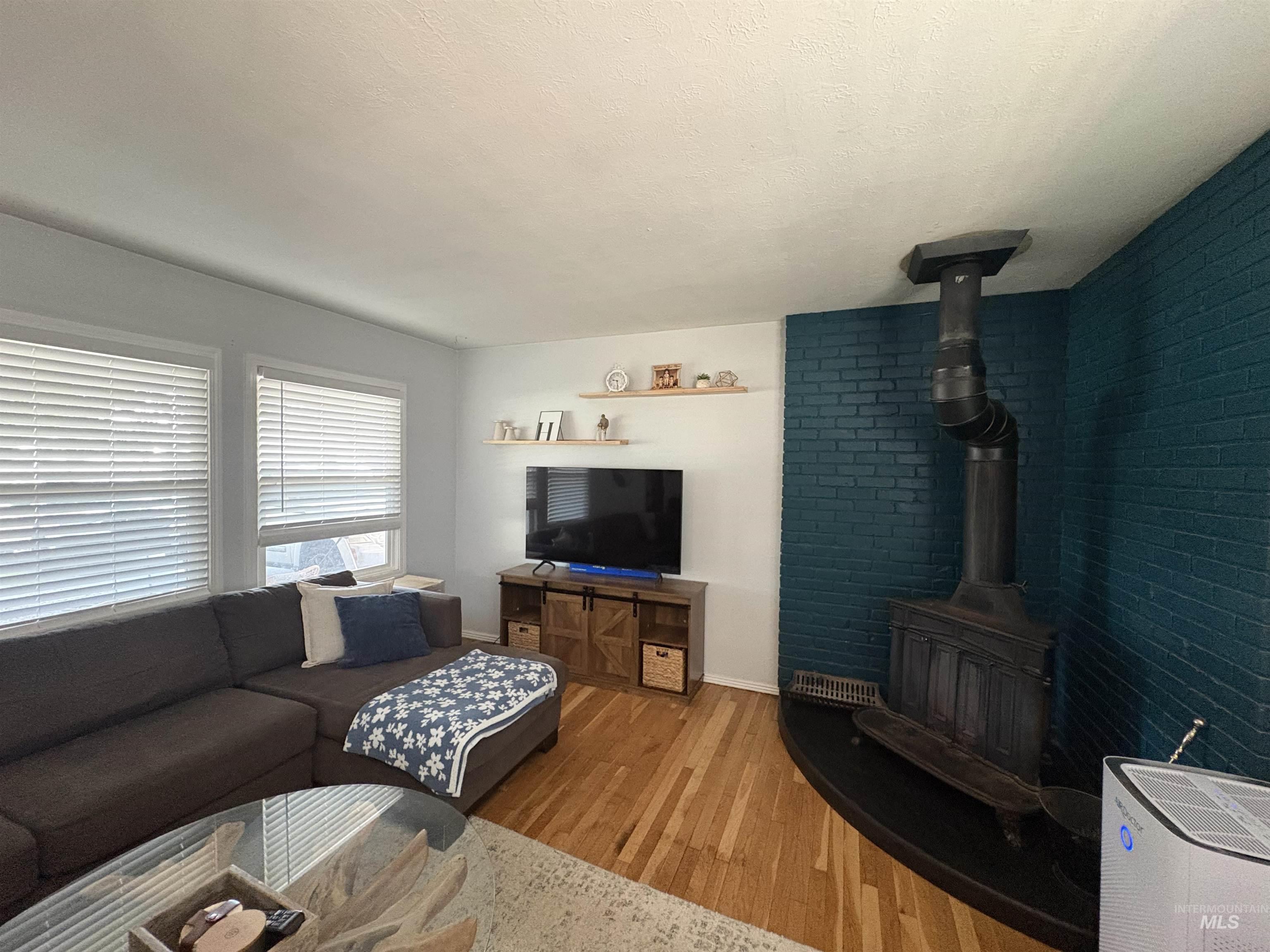 919 NW 2nd Ave, Ontario, Oregon 97914, 3 Bedrooms, 1 Bathroom, Residential For Sale, Price $308,000,MLS 98996924