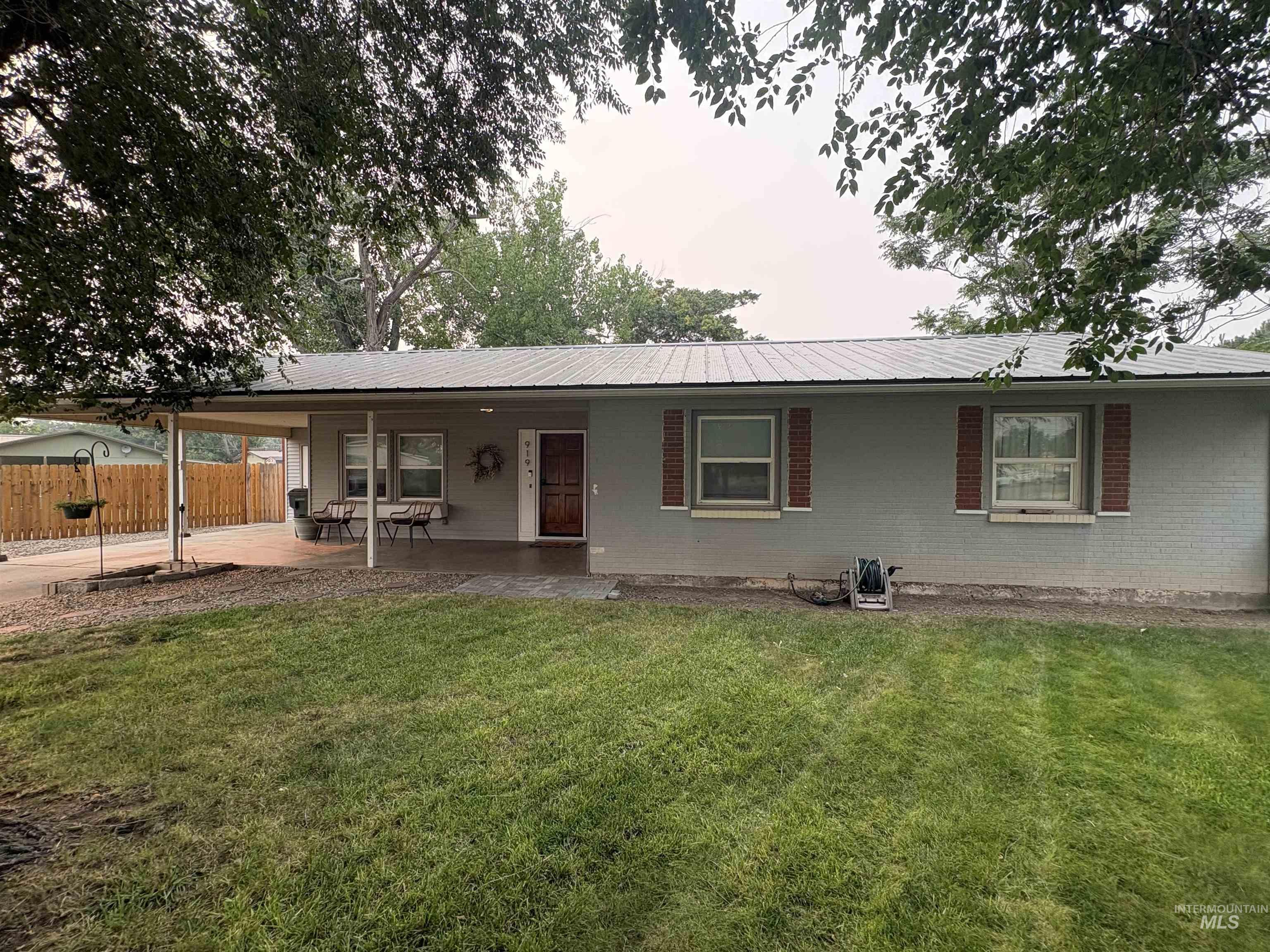 919 NW 2nd Ave, Ontario, Oregon 97914, 3 Bedrooms, 1 Bathroom, Residential For Sale, Price $308,000,MLS 98996924