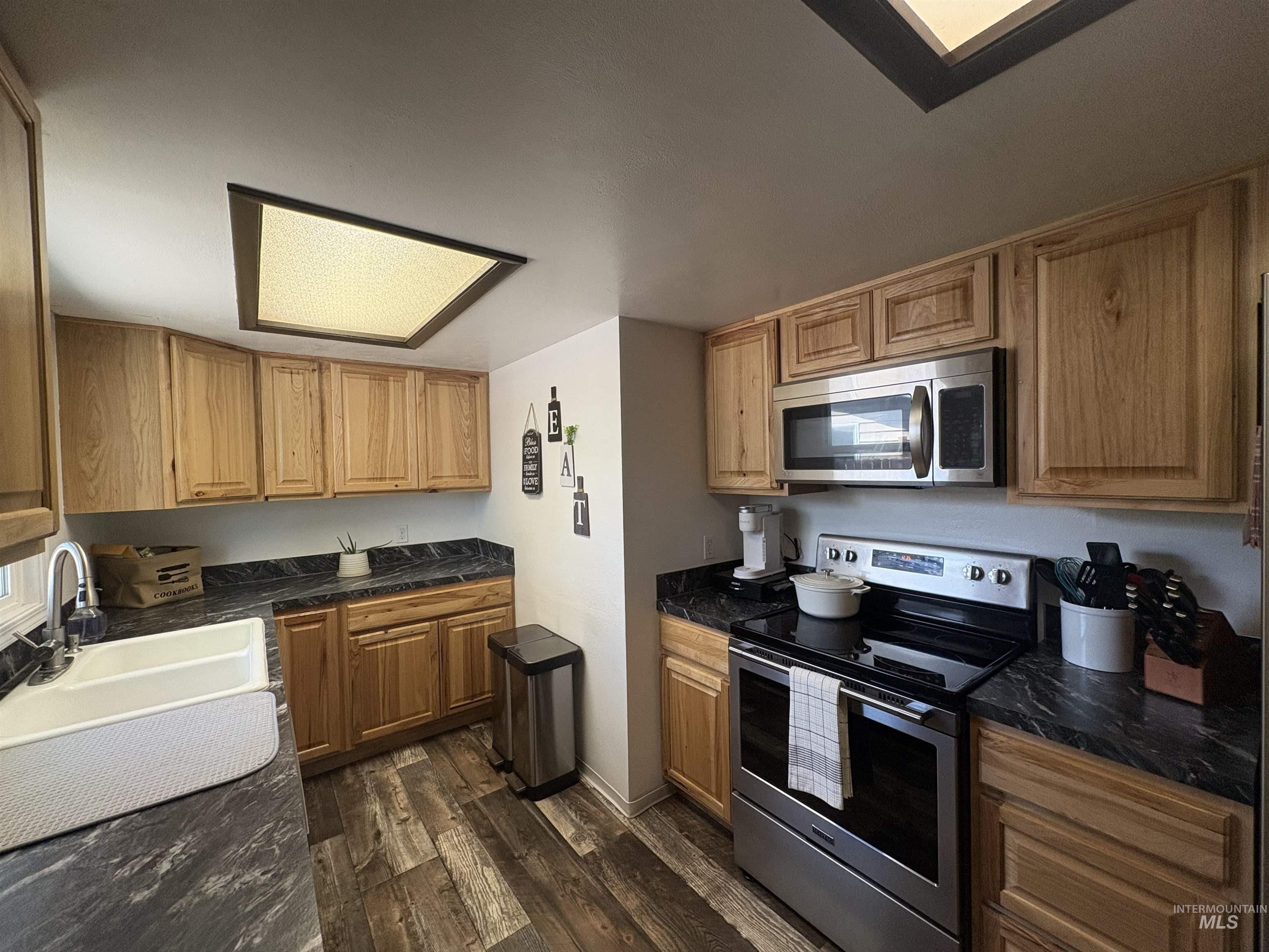919 NW 2nd Ave, Ontario, Oregon 97914, 3 Bedrooms, 1 Bathroom, Residential For Sale, Price $308,000,MLS 98996924