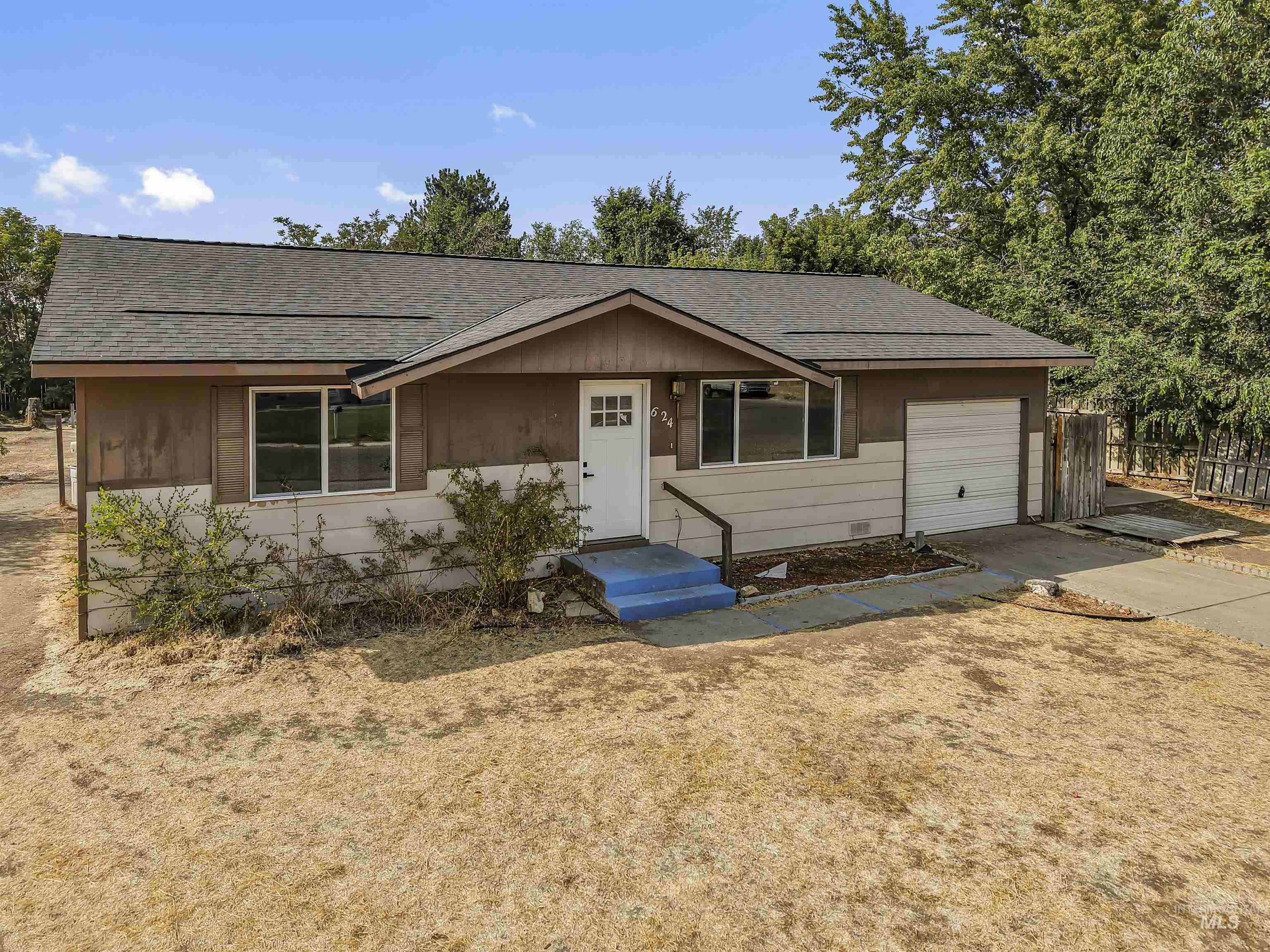 624 Sharon Street, Rupert, Idaho 83350, 2 Bedrooms, 1 Bathroom, Residential For Sale, Price $230,000, 98996925