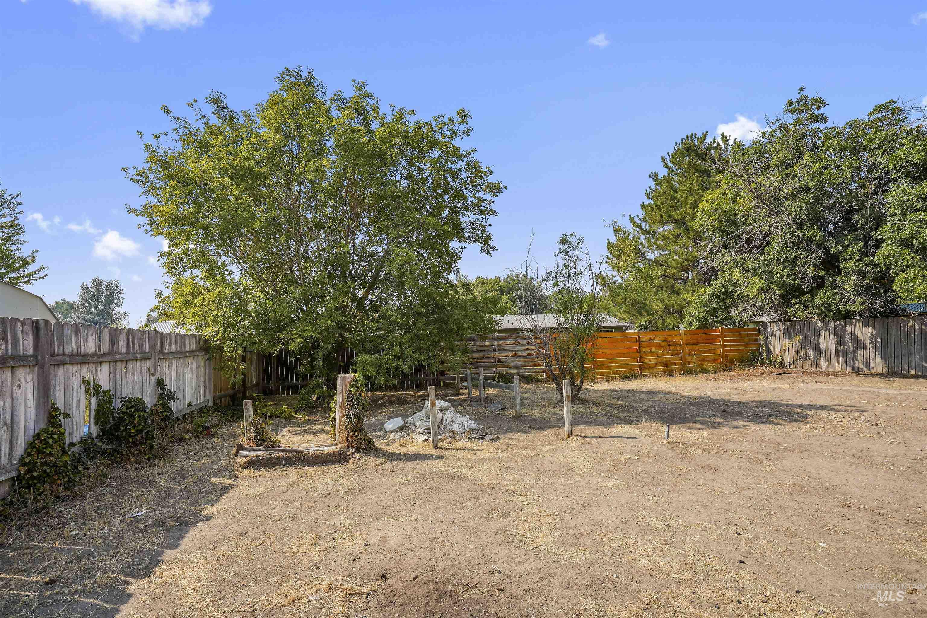 624 Sharon Street, Rupert, Idaho 83350, 2 Bedrooms, 1 Bathroom, Residential For Sale, Price $230,000, 98996925