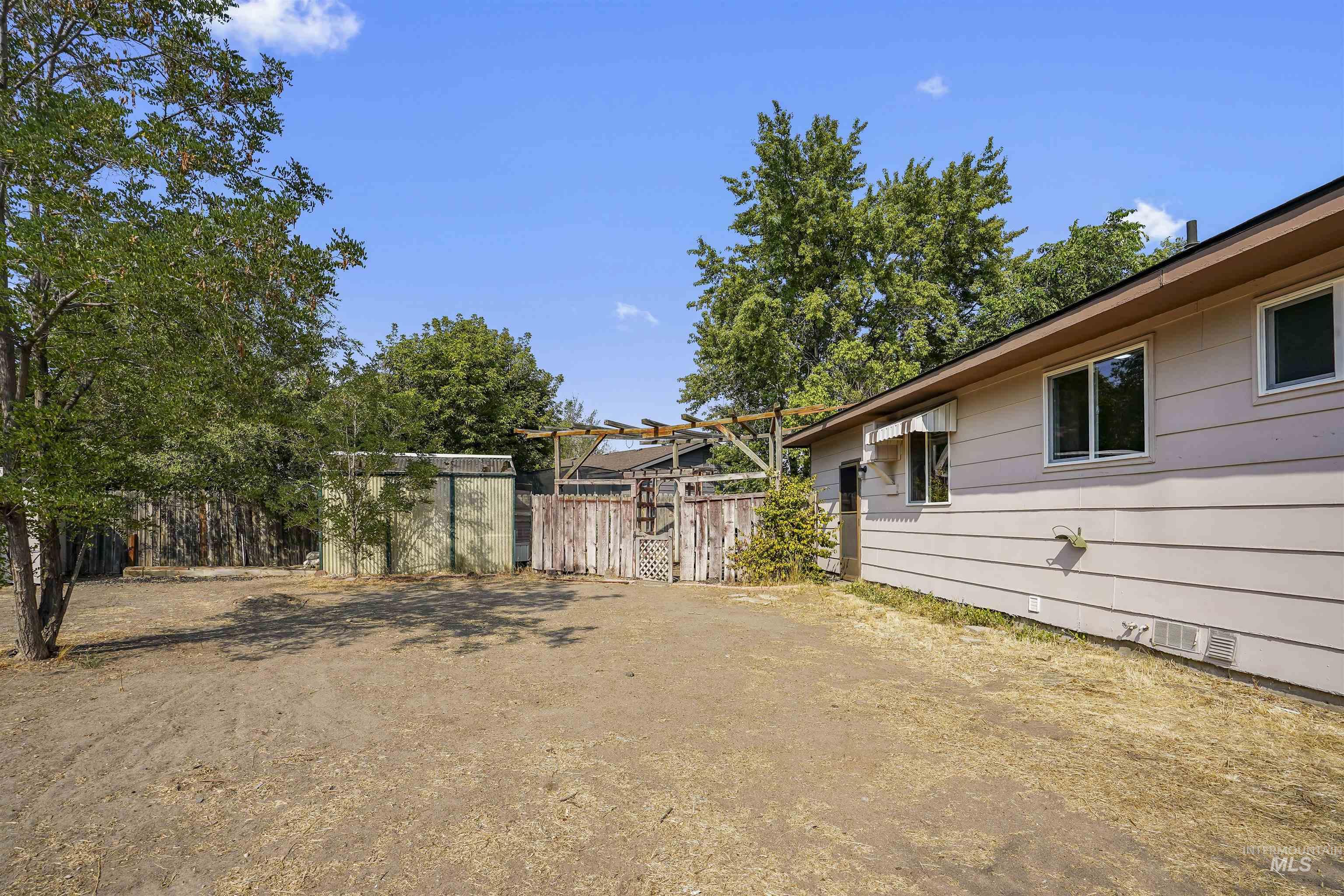 624 Sharon Street, Rupert, Idaho 83350, 2 Bedrooms, 1 Bathroom, Residential For Sale, Price $230,000, 98996925