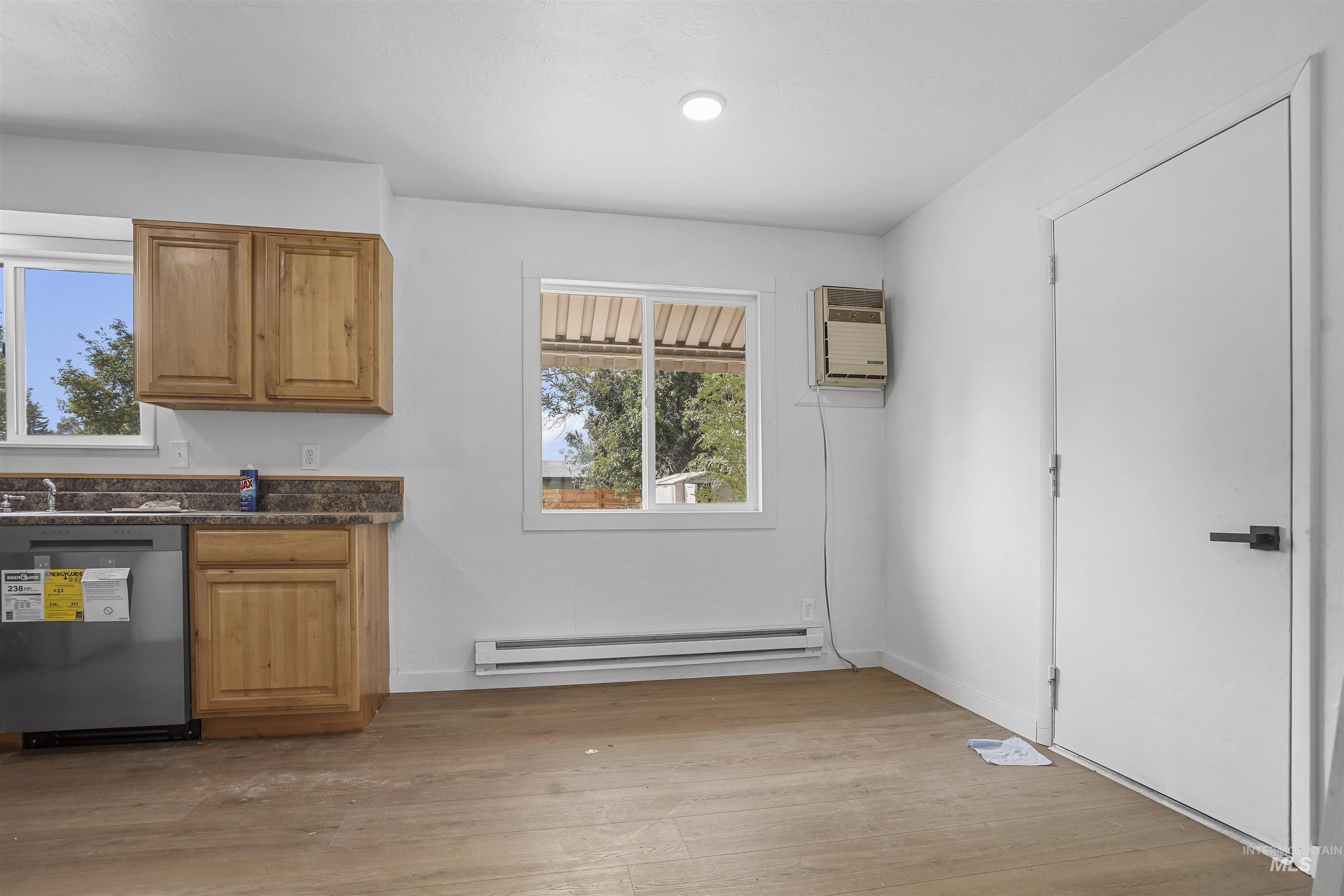 624 Sharon Street, Rupert, Idaho 83350, 2 Bedrooms, 1 Bathroom, Residential For Sale, Price $230,000, 98996925