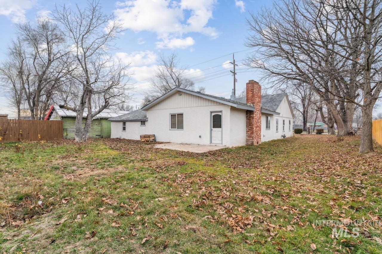 317 E Ithaca Street, Caldwell, Idaho 83605, 6 Bedrooms, 3 Bathrooms, Residential For Sale, Price $405,000,MLS 98996926