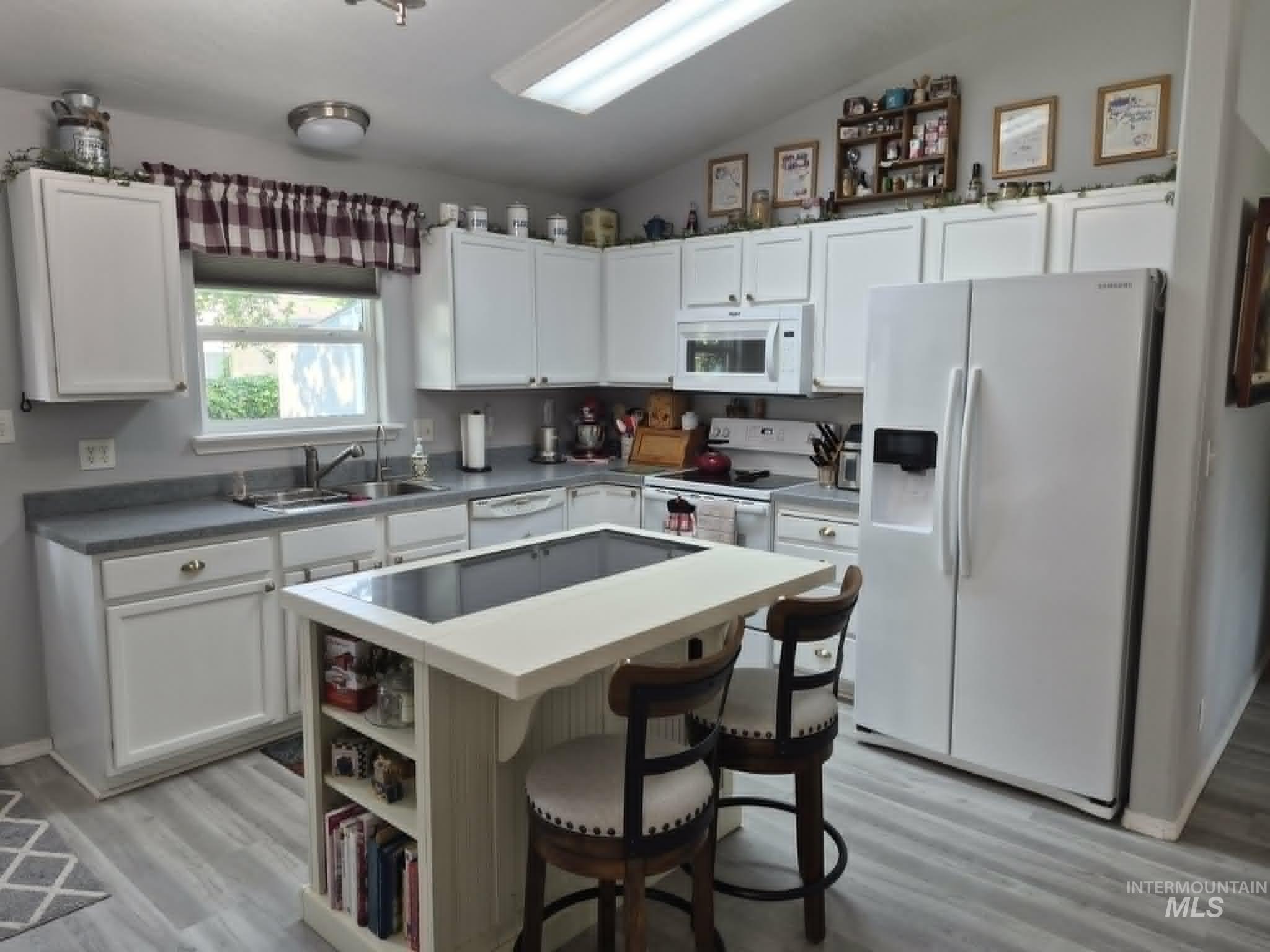 479 Crestview Dr., Twin Falls, Idaho 83301, 5 Bedrooms, 2 Bathrooms, Residential For Sale, Price $459,900,MLS 98996928