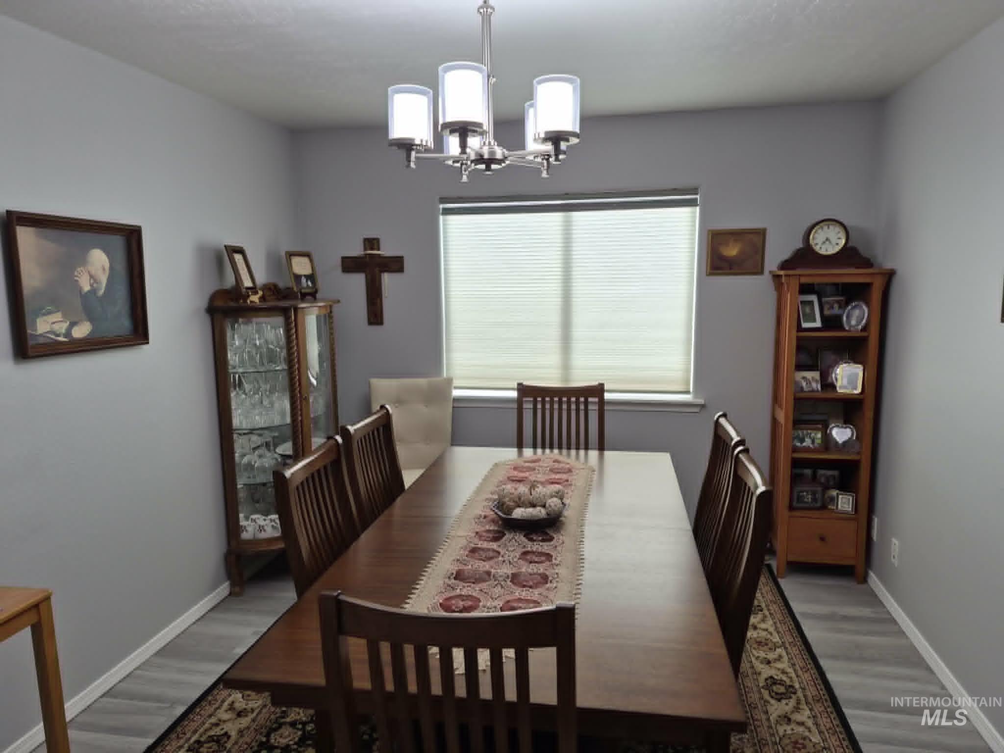479 Crestview Dr., Twin Falls, Idaho 83301, 5 Bedrooms, 2 Bathrooms, Residential For Sale, Price $459,900,MLS 98996928