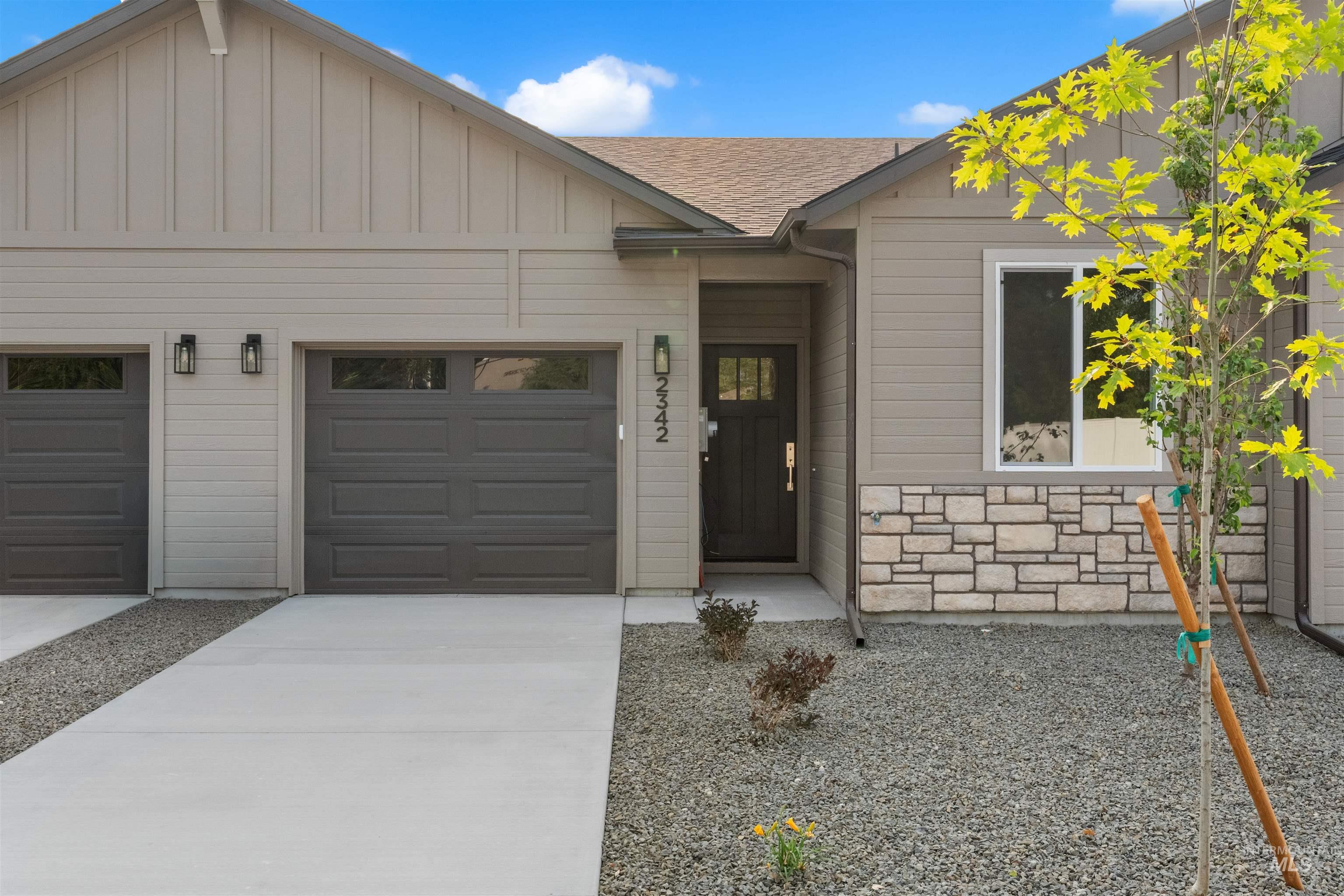 2359 S Bayne Lane, Nampa, Idaho 83686, 2 Bedrooms, 2 Bathrooms, Residential For Sale, Price $330,900,MLS 98996929