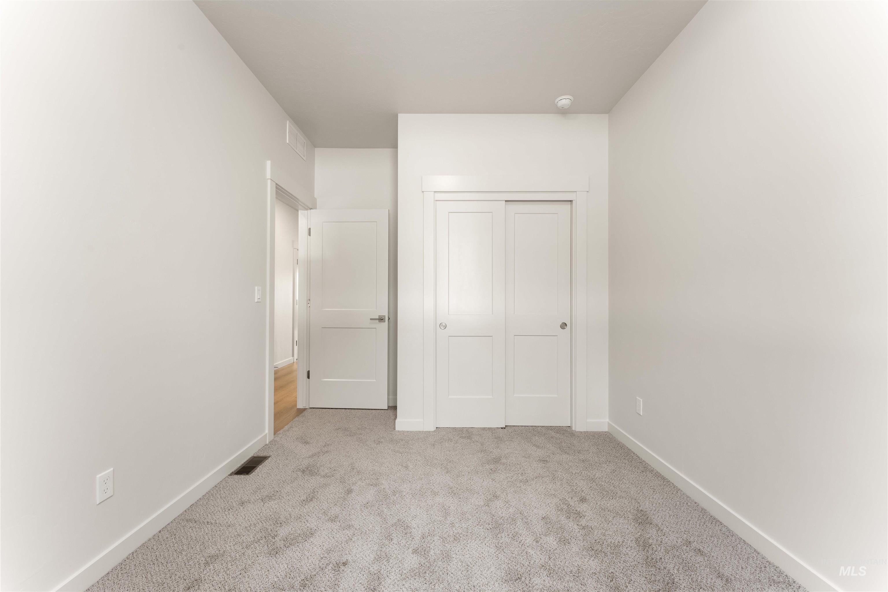 2359 S Bayne Lane, Nampa, Idaho 83686, 2 Bedrooms, 2 Bathrooms, Residential For Sale, Price $330,900,MLS 98996929