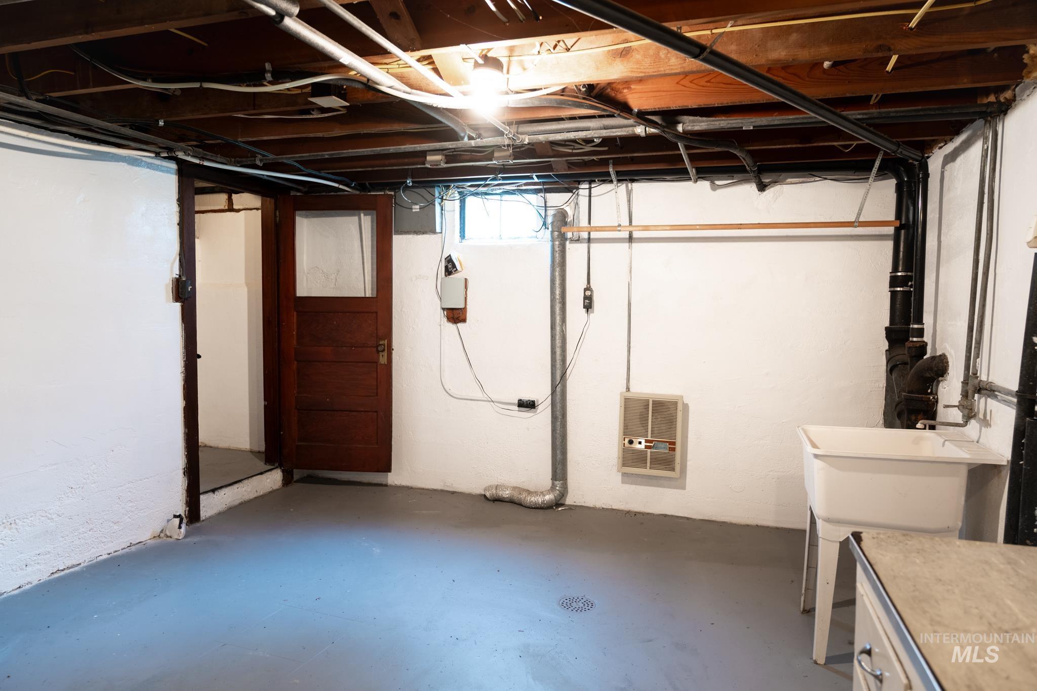 1151 SW 3rd Ave, Ontario, Oregon 97914, 2 Bedrooms, 2 Bathrooms, Residential For Sale, Price $279,000,MLS 98996930