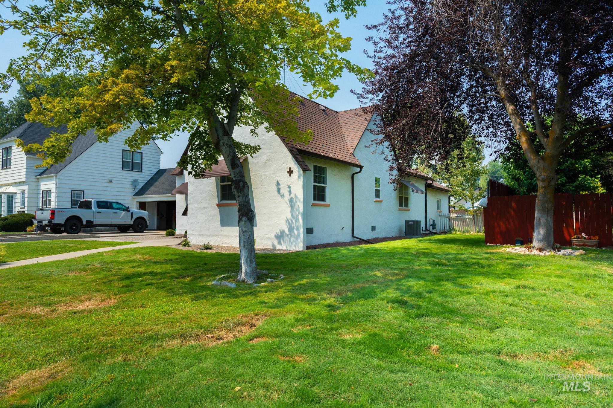 1151 SW 3rd Ave, Ontario, Oregon 97914, 2 Bedrooms, 2 Bathrooms, Residential For Sale, Price $279,000,MLS 98996930