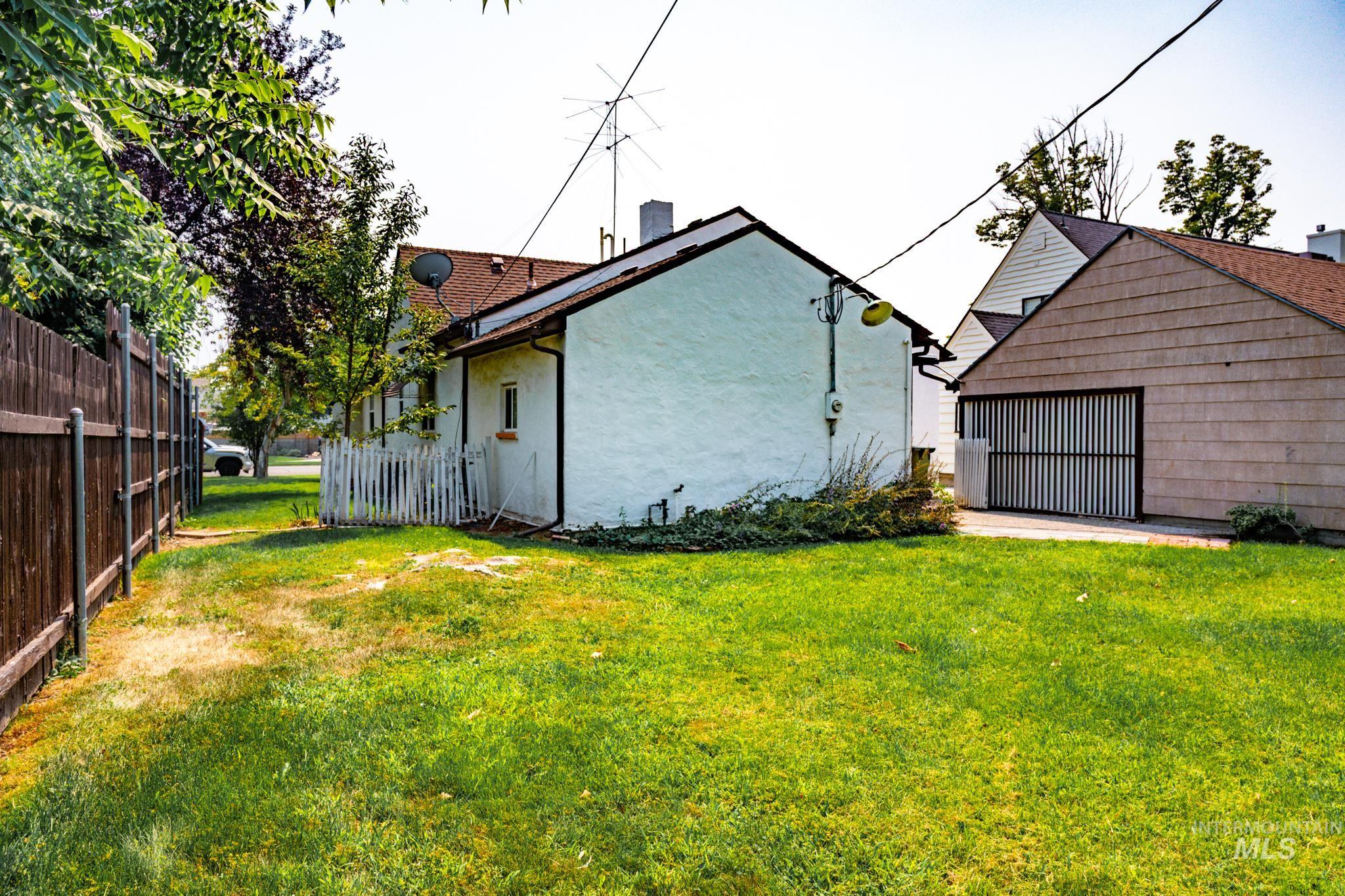 1151 SW 3rd Ave, Ontario, Oregon 97914, 2 Bedrooms, 2 Bathrooms, Residential For Sale, Price $279,000,MLS 98996930
