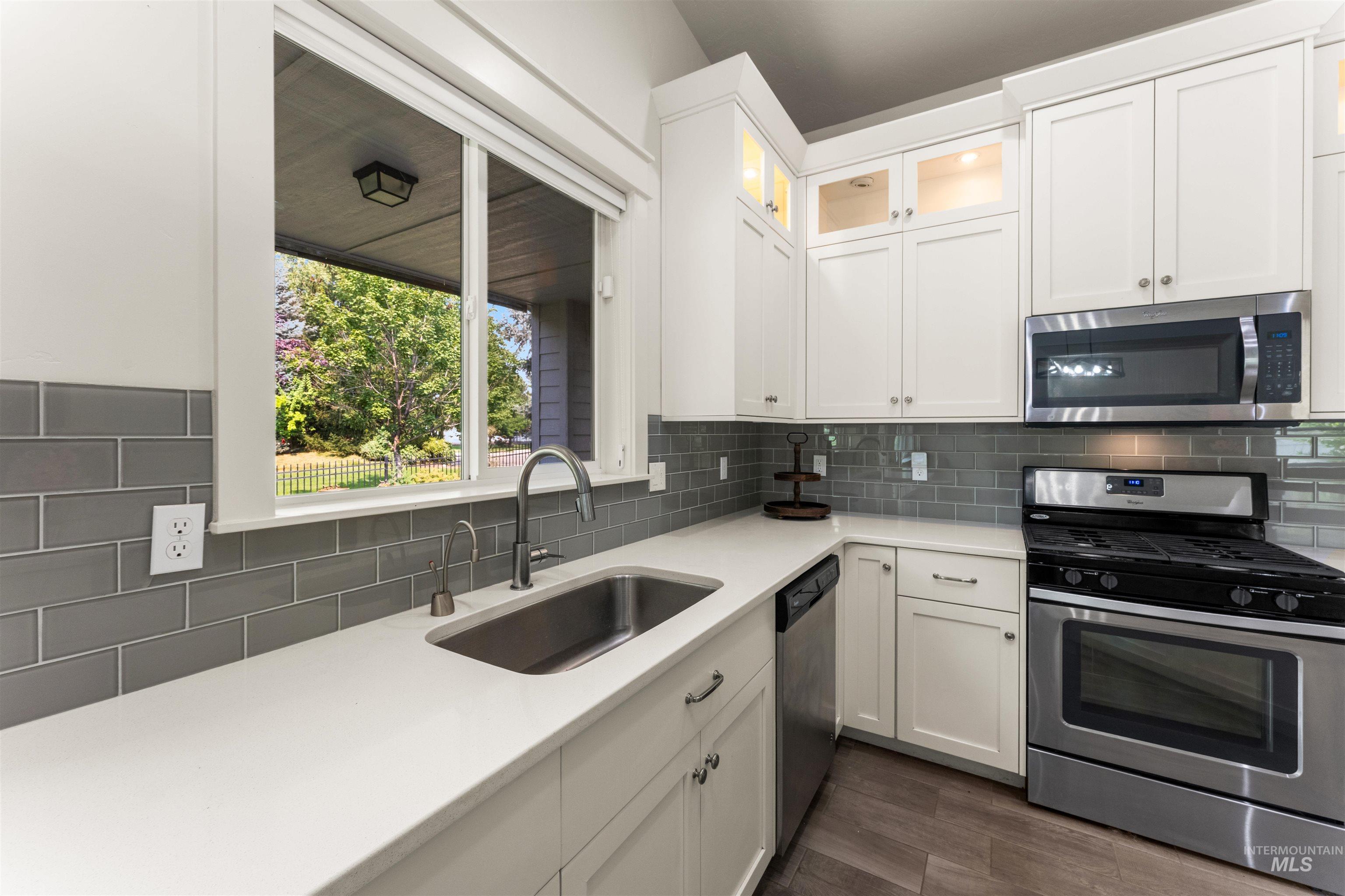 359 N Vandries Way, Eagle, Idaho 83616, 3 Bedrooms, 2 Bathrooms, Residential For Sale, Price $650,000,MLS 98996931