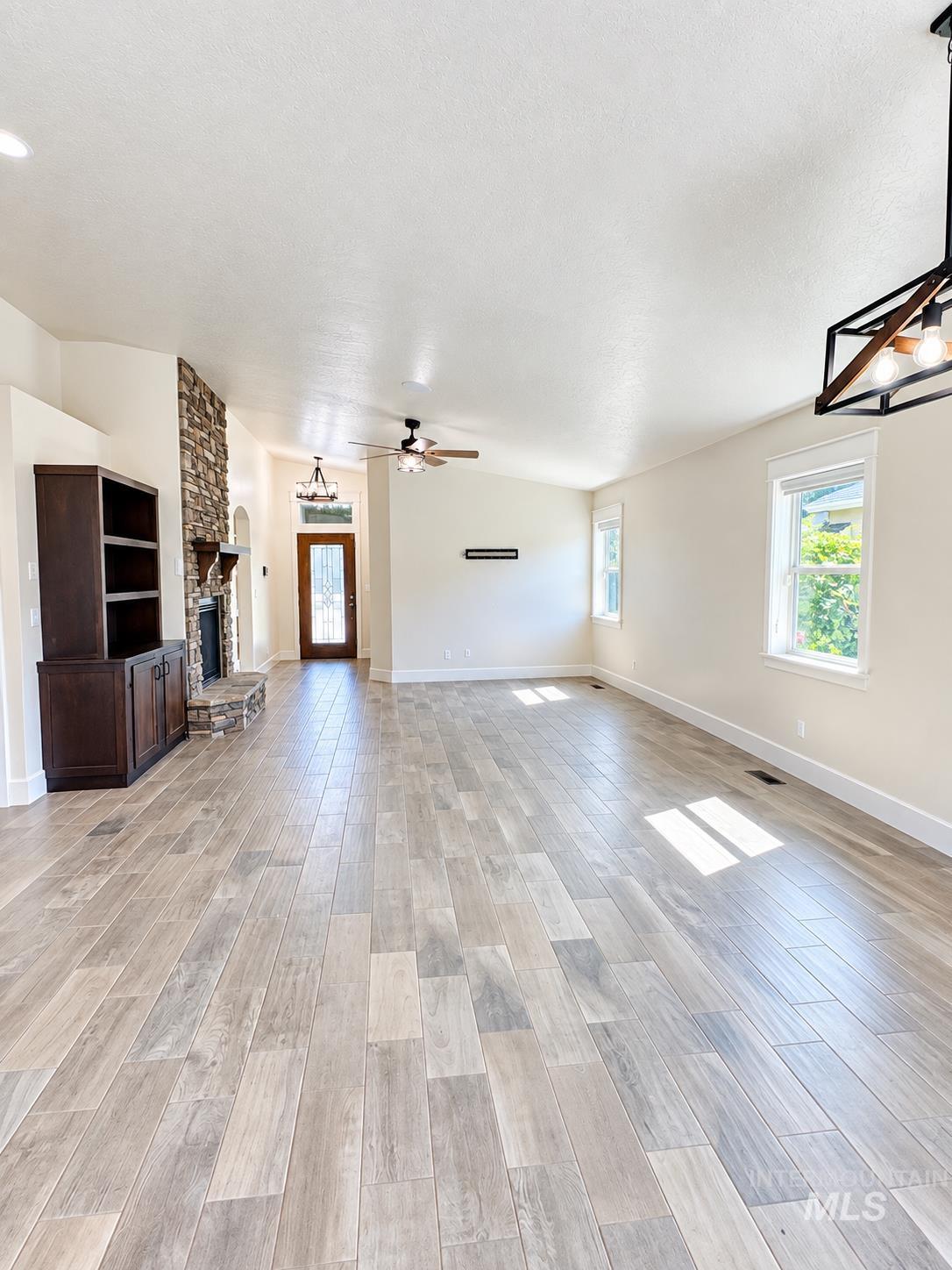 359 N Vandries Way, Eagle, Idaho 83616, 3 Bedrooms, 2 Bathrooms, Residential For Sale, Price $630,000,MLS 98996931