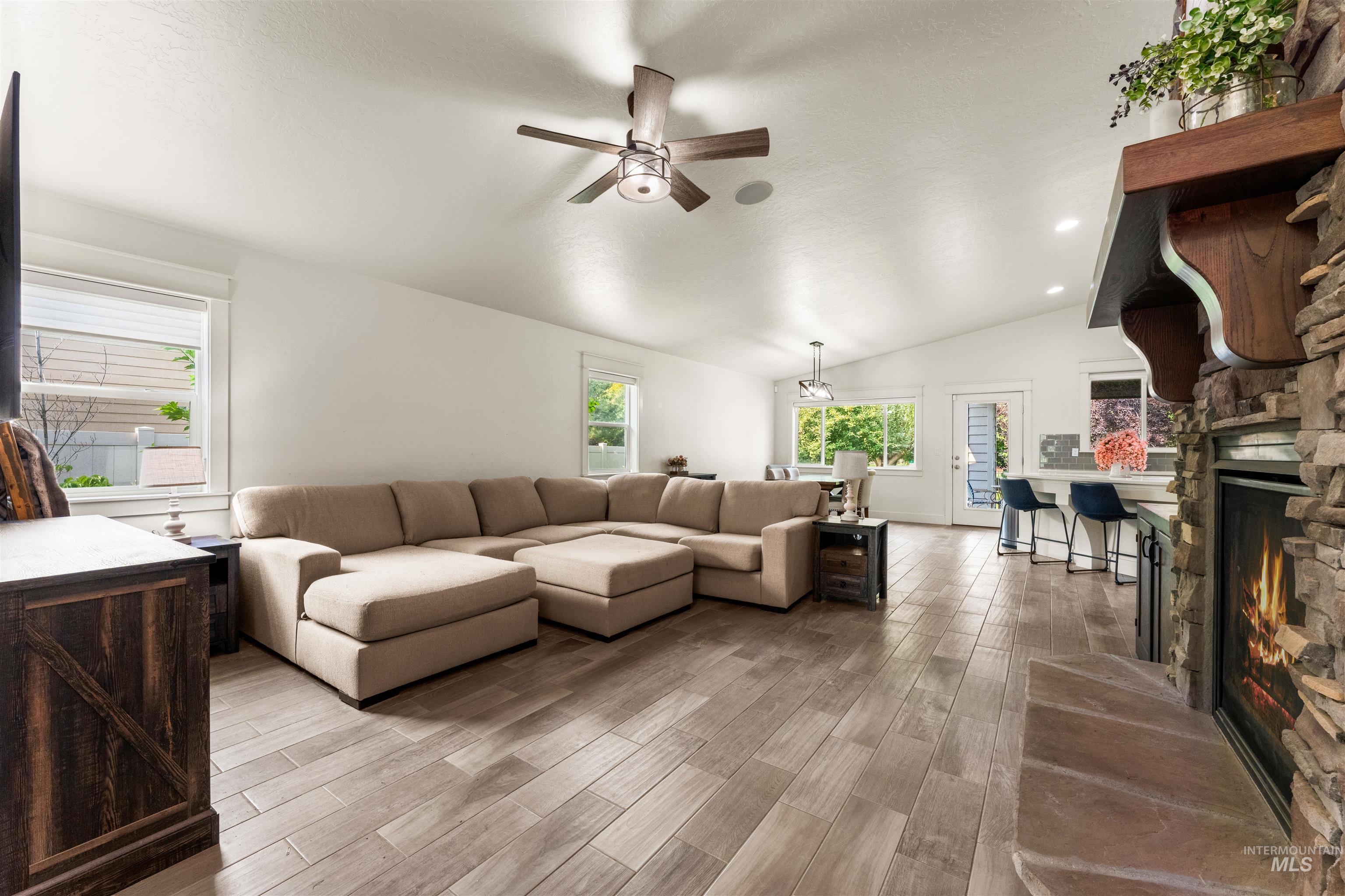 359 N Vandries Way, Eagle, Idaho 83616, 3 Bedrooms, 2 Bathrooms, Residential For Sale, Price $650,000,MLS 98996931