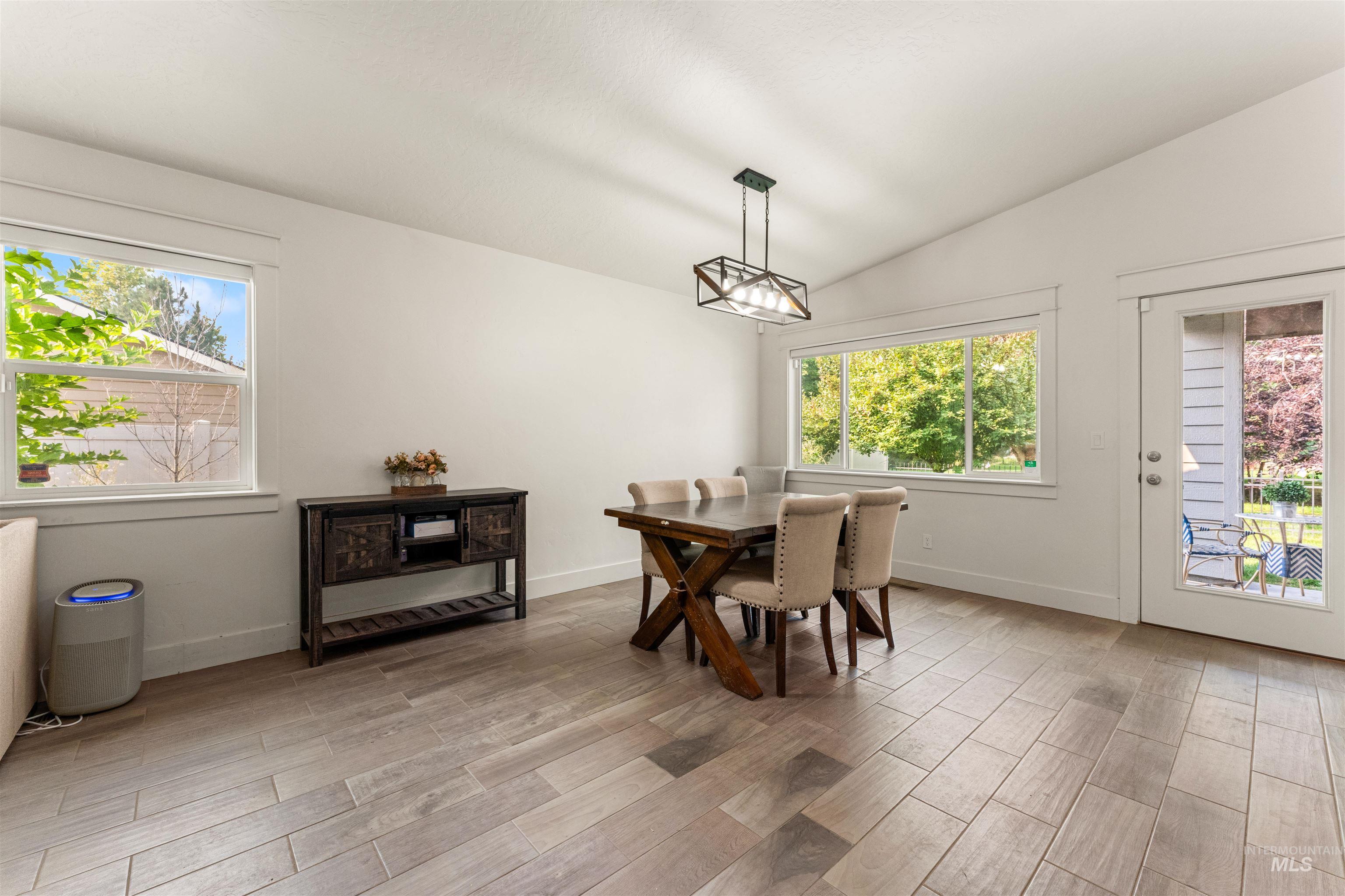 359 N Vandries Way, Eagle, Idaho 83616, 3 Bedrooms, 2 Bathrooms, Residential For Sale, Price $650,000,MLS 98996931