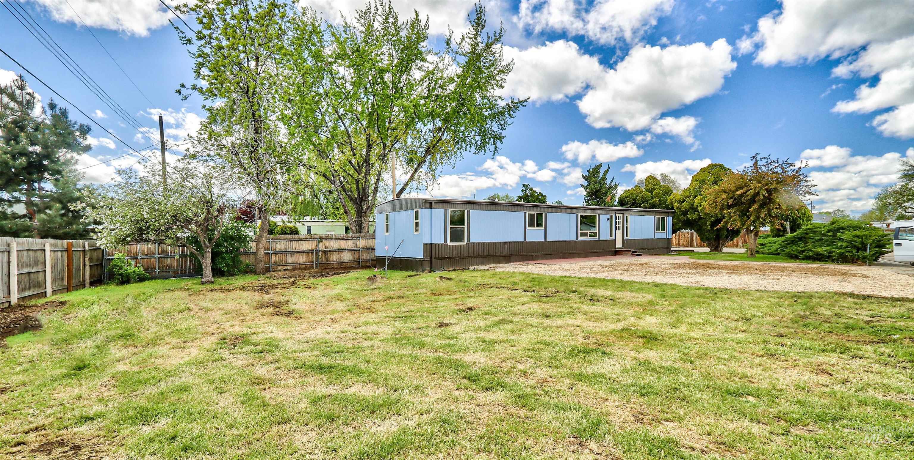 2270 Skillern Dr., Boise, Idaho 83709, 3 Bedrooms, 2 Bathrooms, Residential For Sale, Price $279,900,MLS 98996937