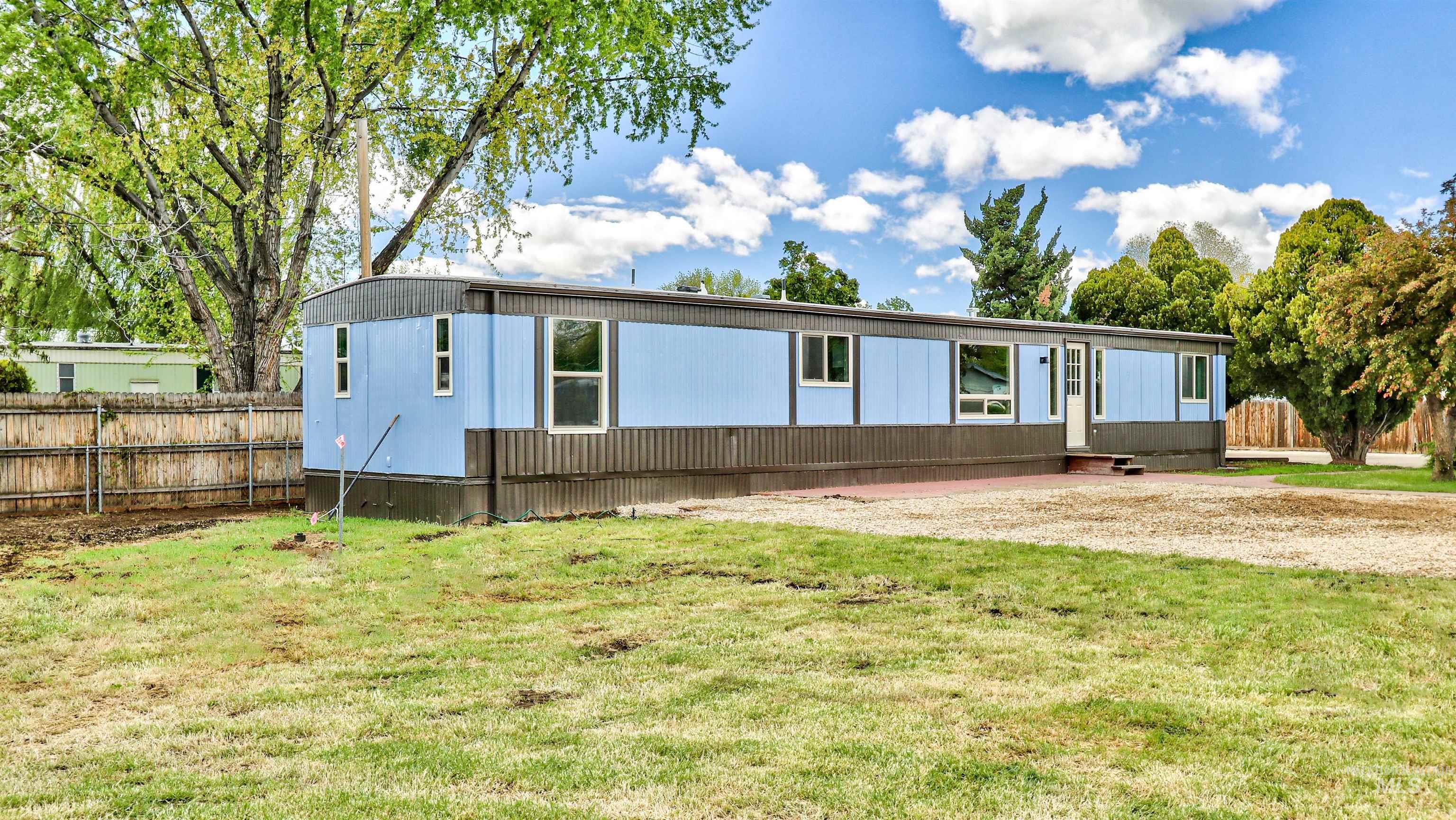 2270 Skillern Dr., Boise, Idaho 83709, 3 Bedrooms, 2 Bathrooms, Residential For Sale, Price $279,900,MLS 98996937