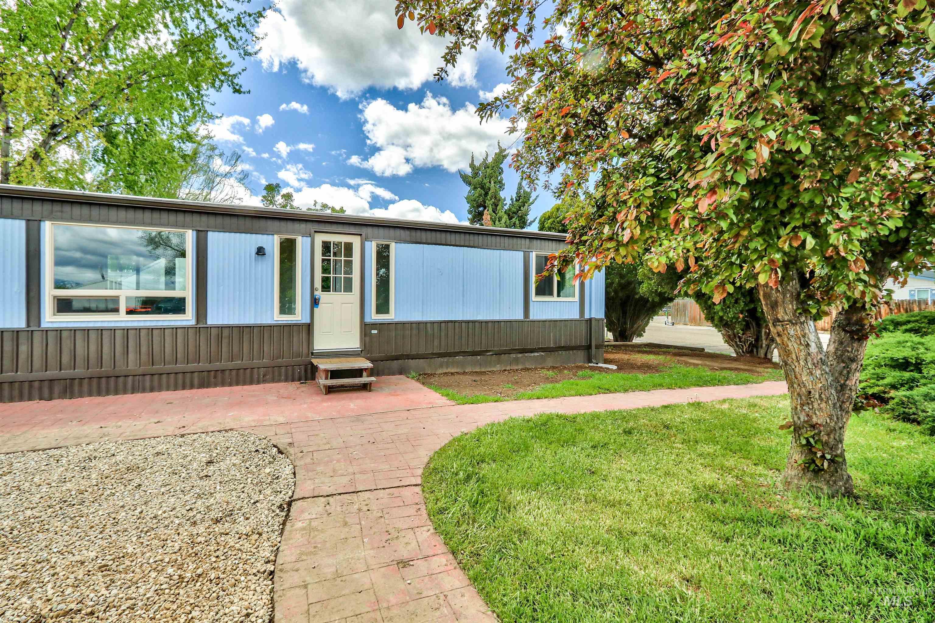 2270 Skillern Dr., Boise, Idaho 83709, 3 Bedrooms, 2 Bathrooms, Residential For Sale, Price $279,900,MLS 98996937