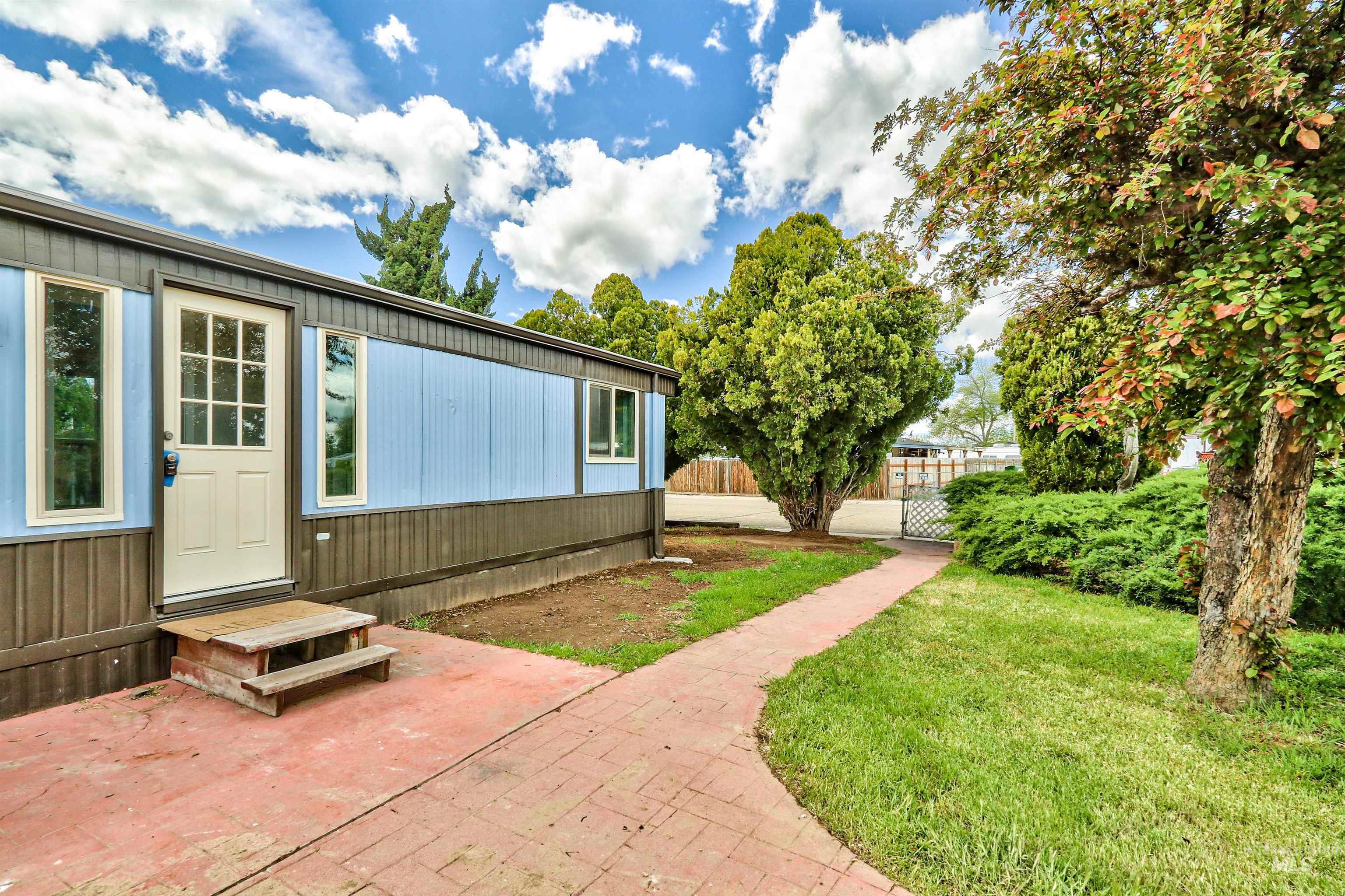 2270 Skillern Dr., Boise, Idaho 83709, 3 Bedrooms, 2 Bathrooms, Residential For Sale, Price $279,900,MLS 98996937