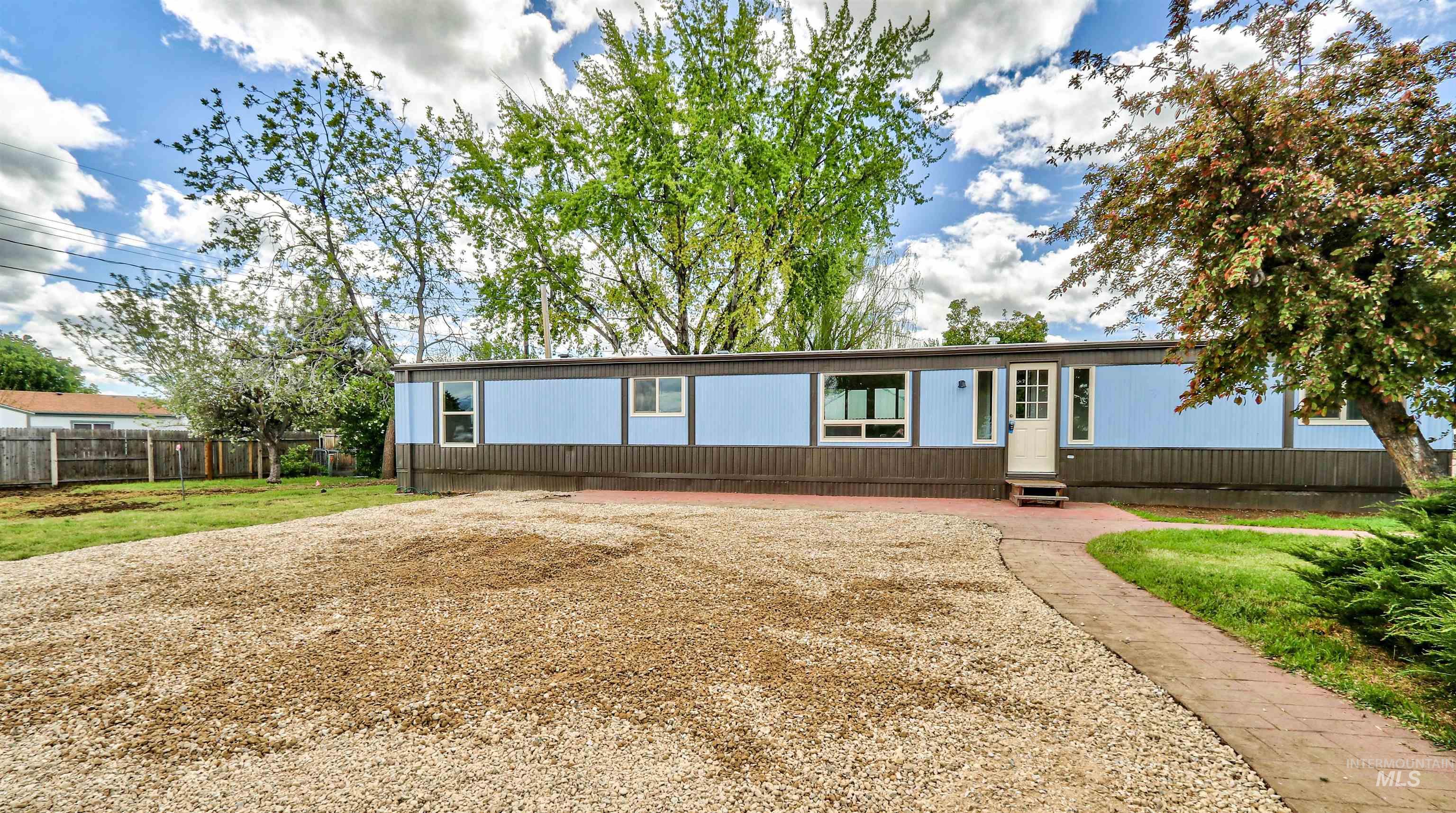 2270 Skillern Dr., Boise, Idaho 83709, 3 Bedrooms, 2 Bathrooms, Residential For Sale, Price $279,900,MLS 98996937