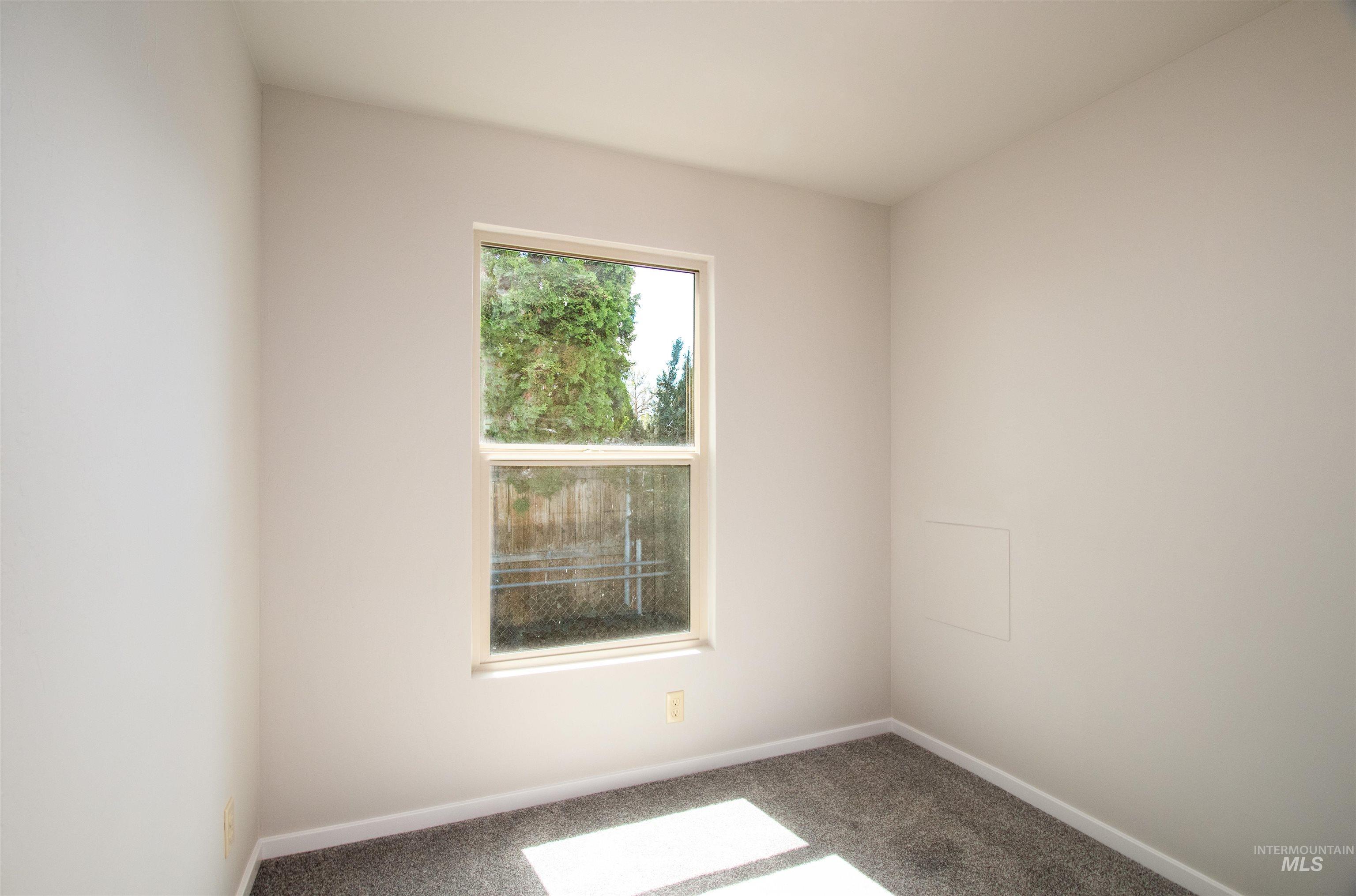 2270 Skillern Dr., Boise, Idaho 83709, 3 Bedrooms, 2 Bathrooms, Residential For Sale, Price $279,900,MLS 98996937