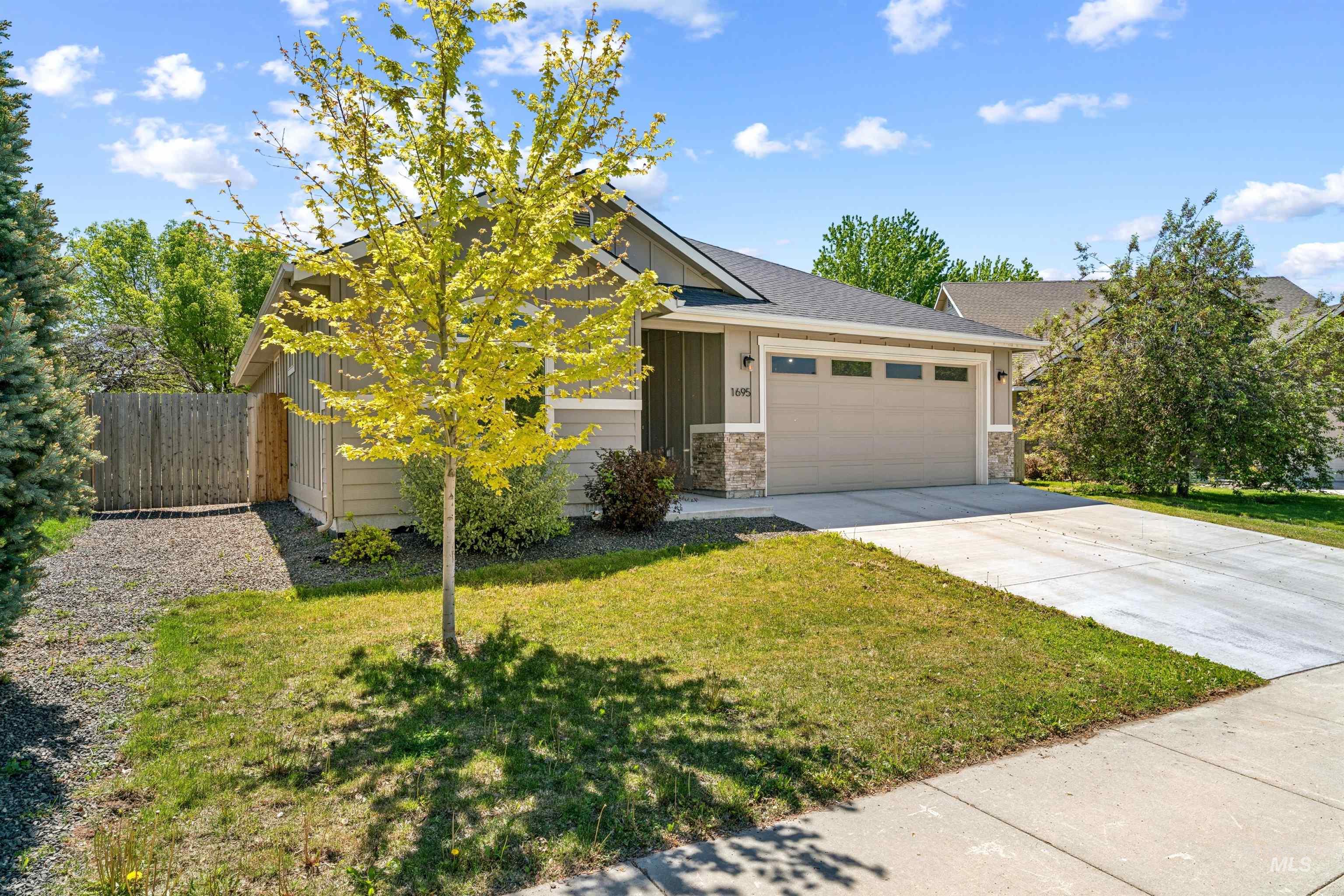 1695 W Afton St, Kuna, Idaho 83634, 3 Bedrooms, 2 Bathrooms, Residential Income For Sale, Price $441,000, 98996939